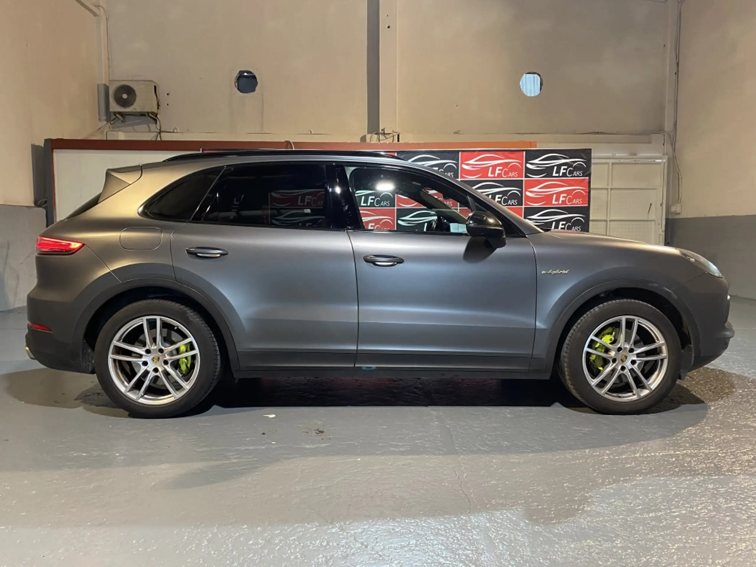 Porsche - Cayenne