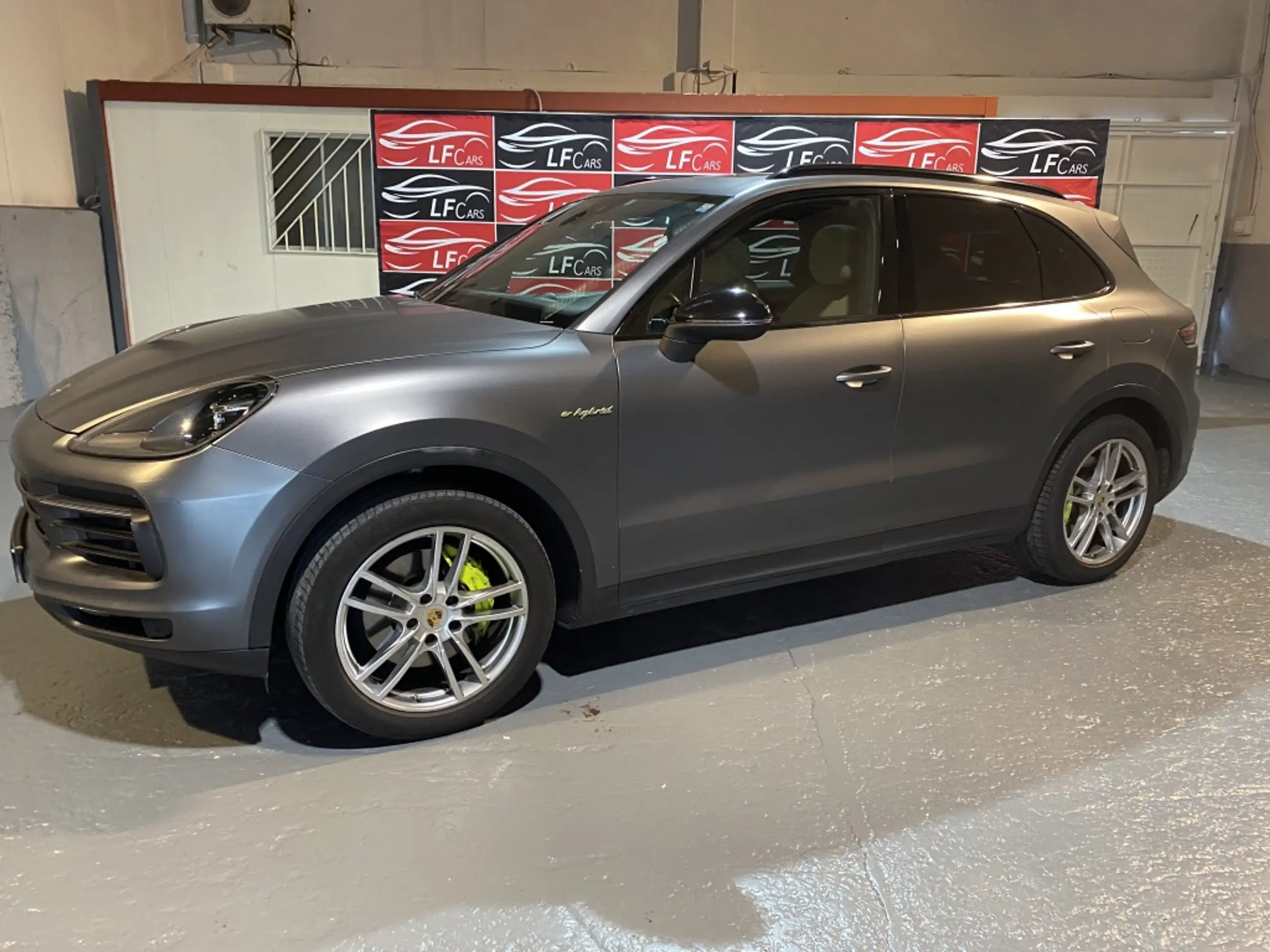 Porsche - Cayenne