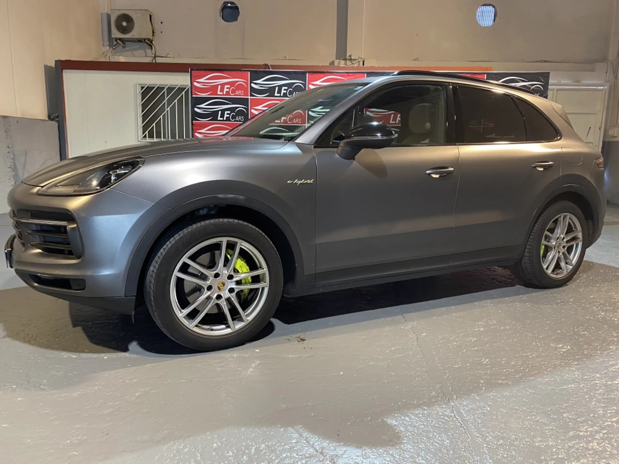 Porsche - Cayenne