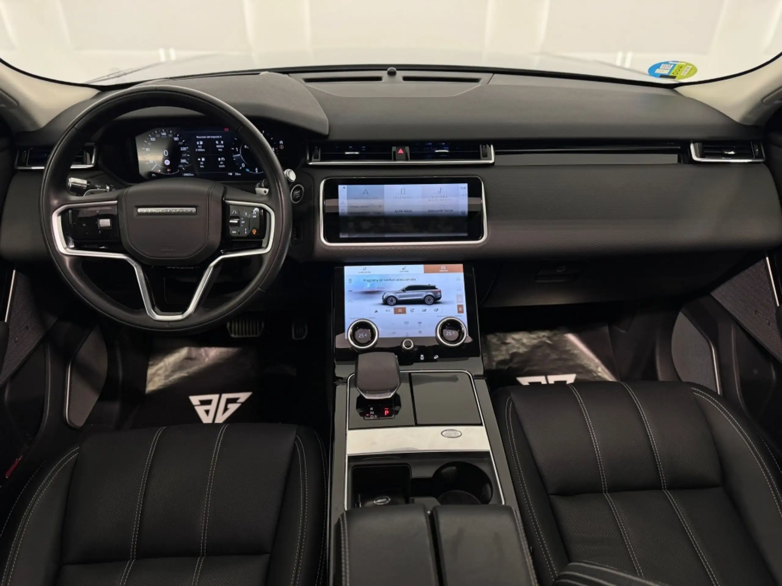 Land Rover - Range Rover Velar