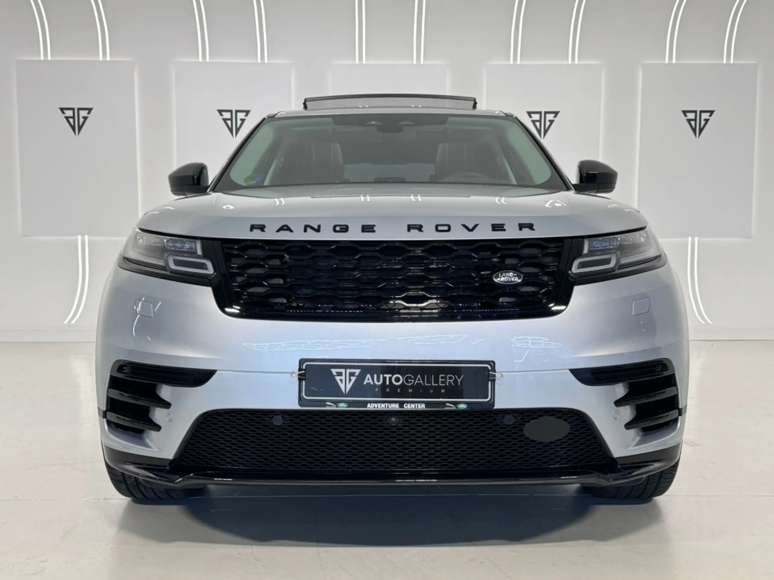 Land Rover - Range Rover Velar