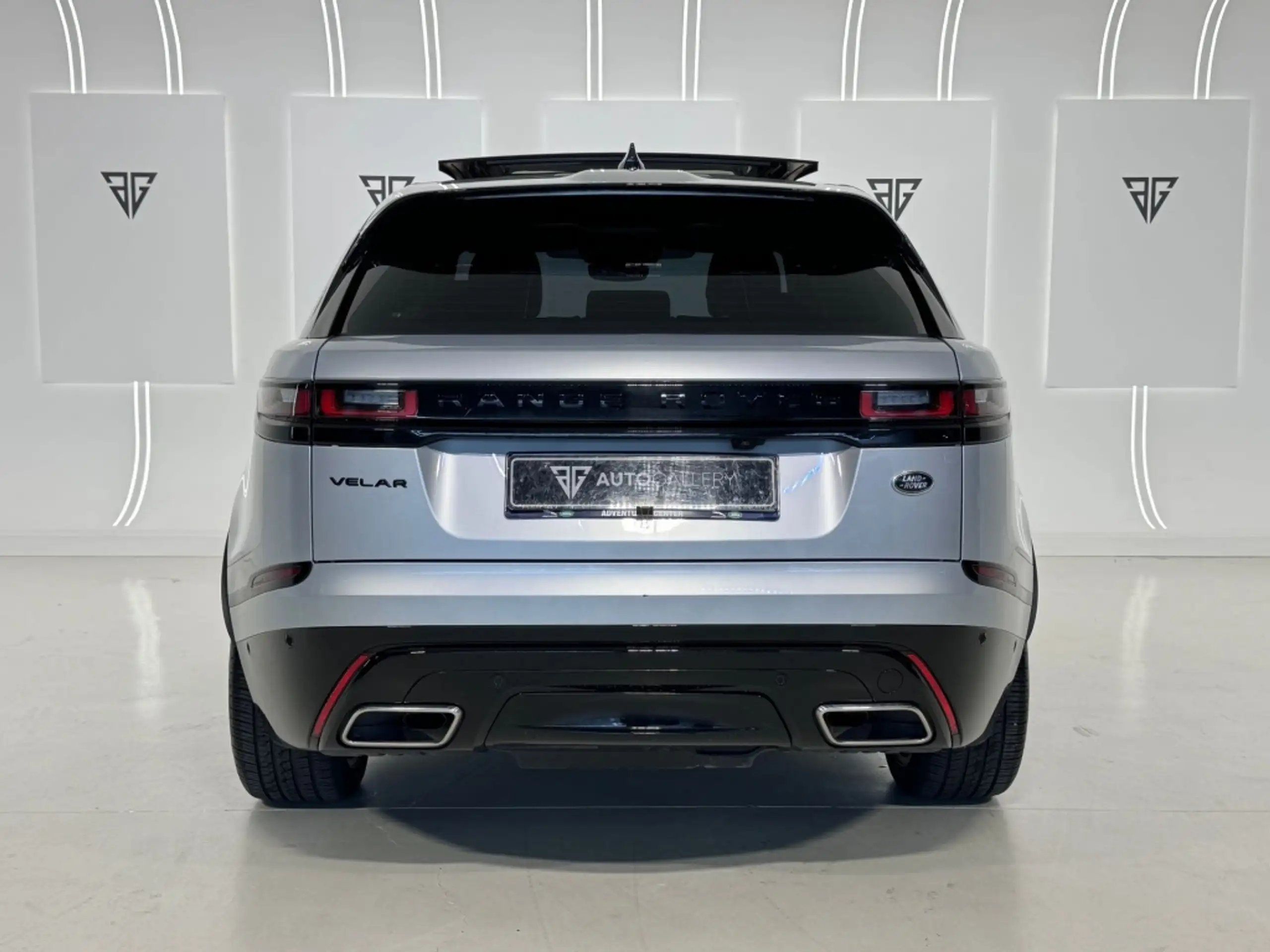 Land Rover - Range Rover Velar