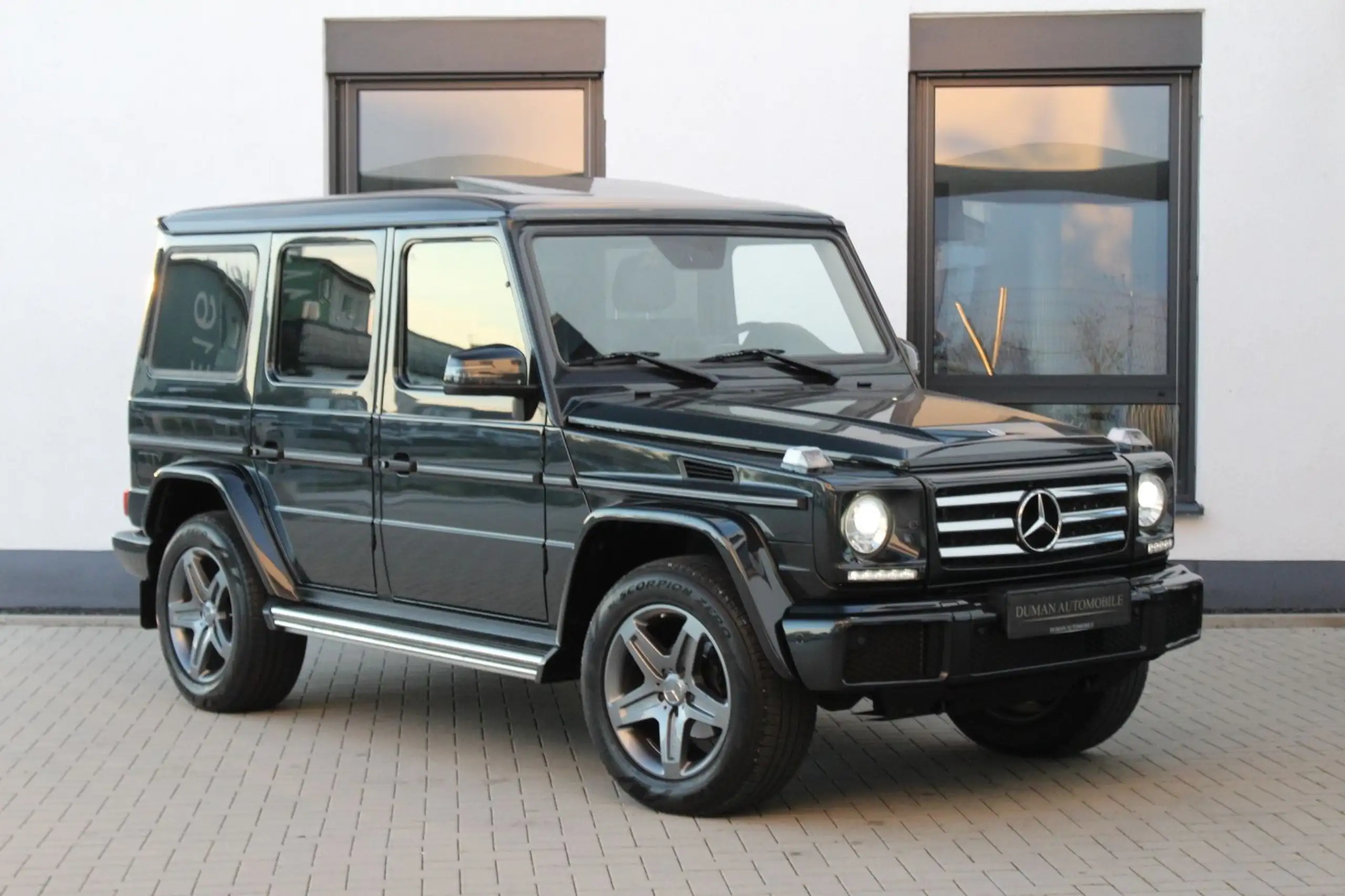 Mercedes-Benz - G 350