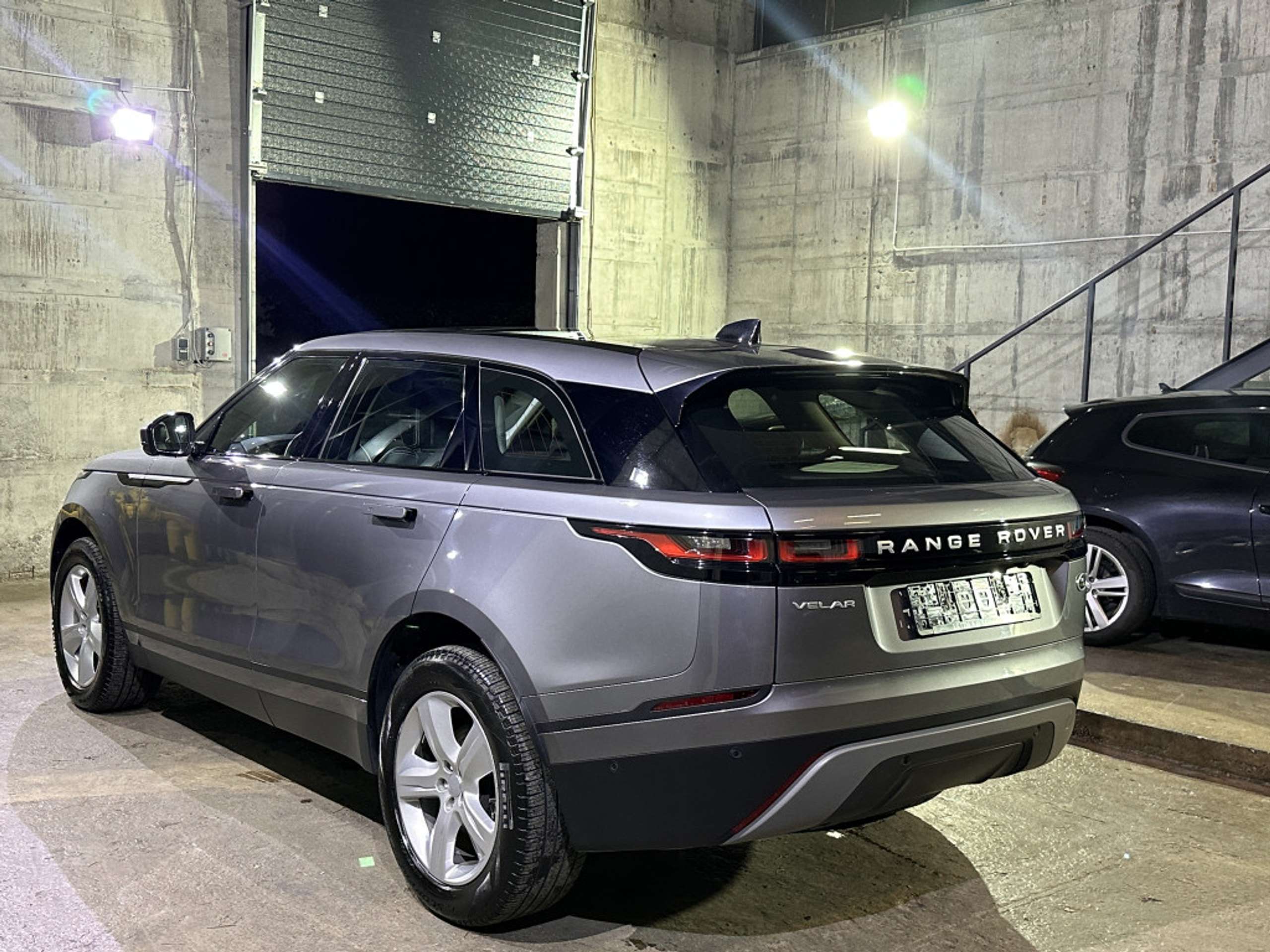 Land Rover - Range Rover Velar