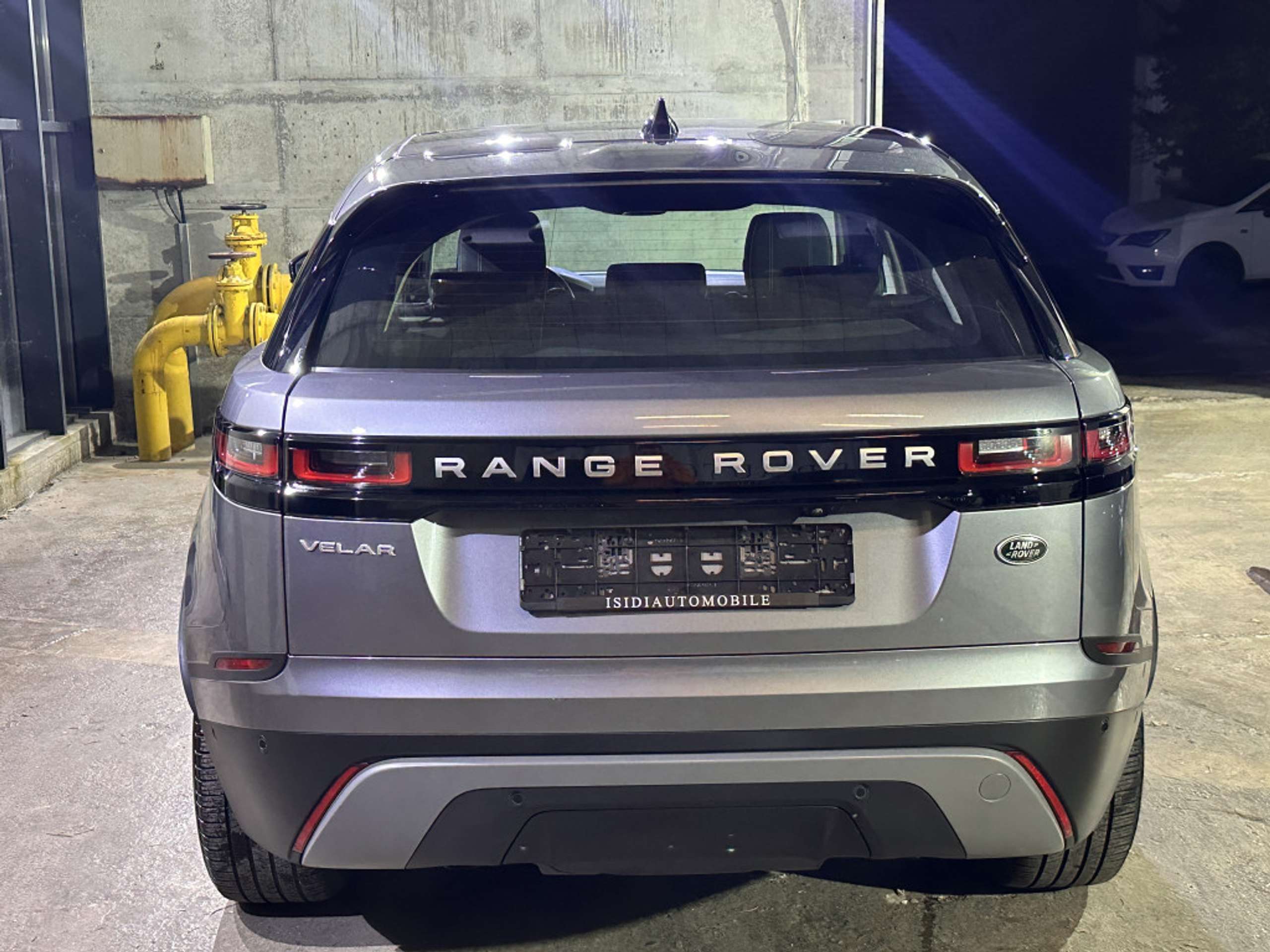 Land Rover - Range Rover Velar