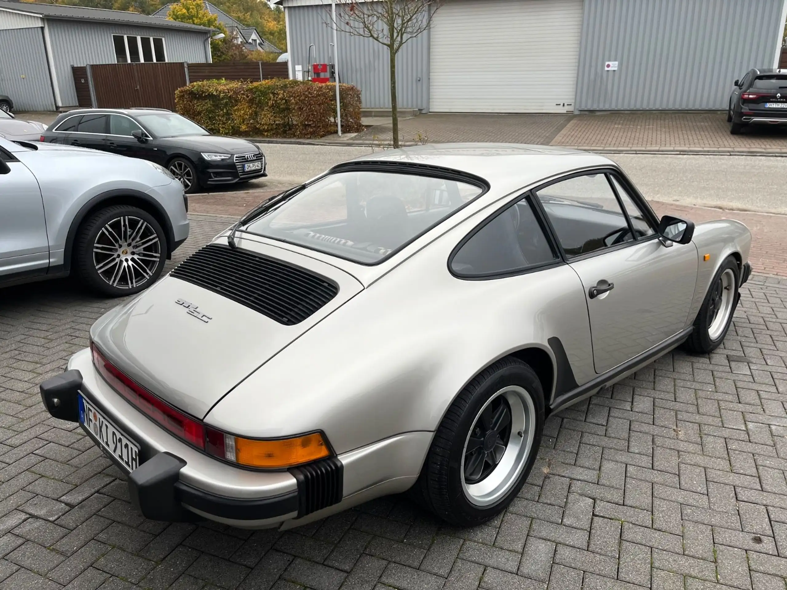 Porsche - 911