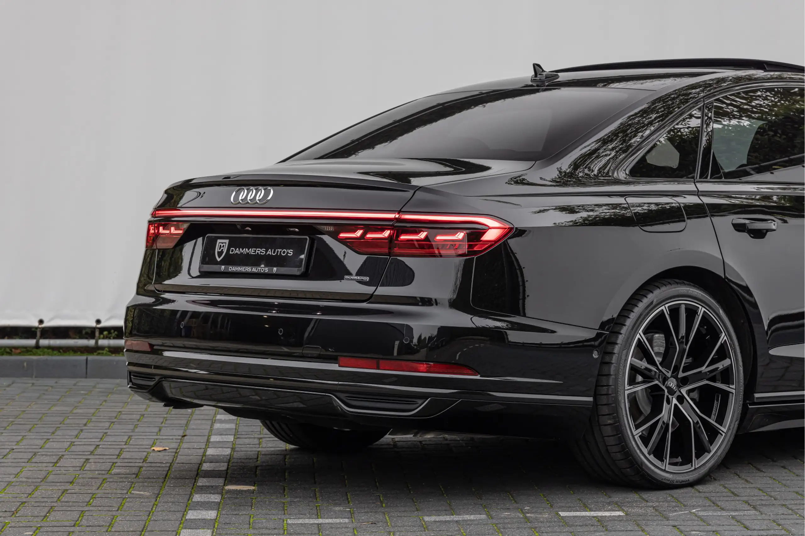 Audi - A8