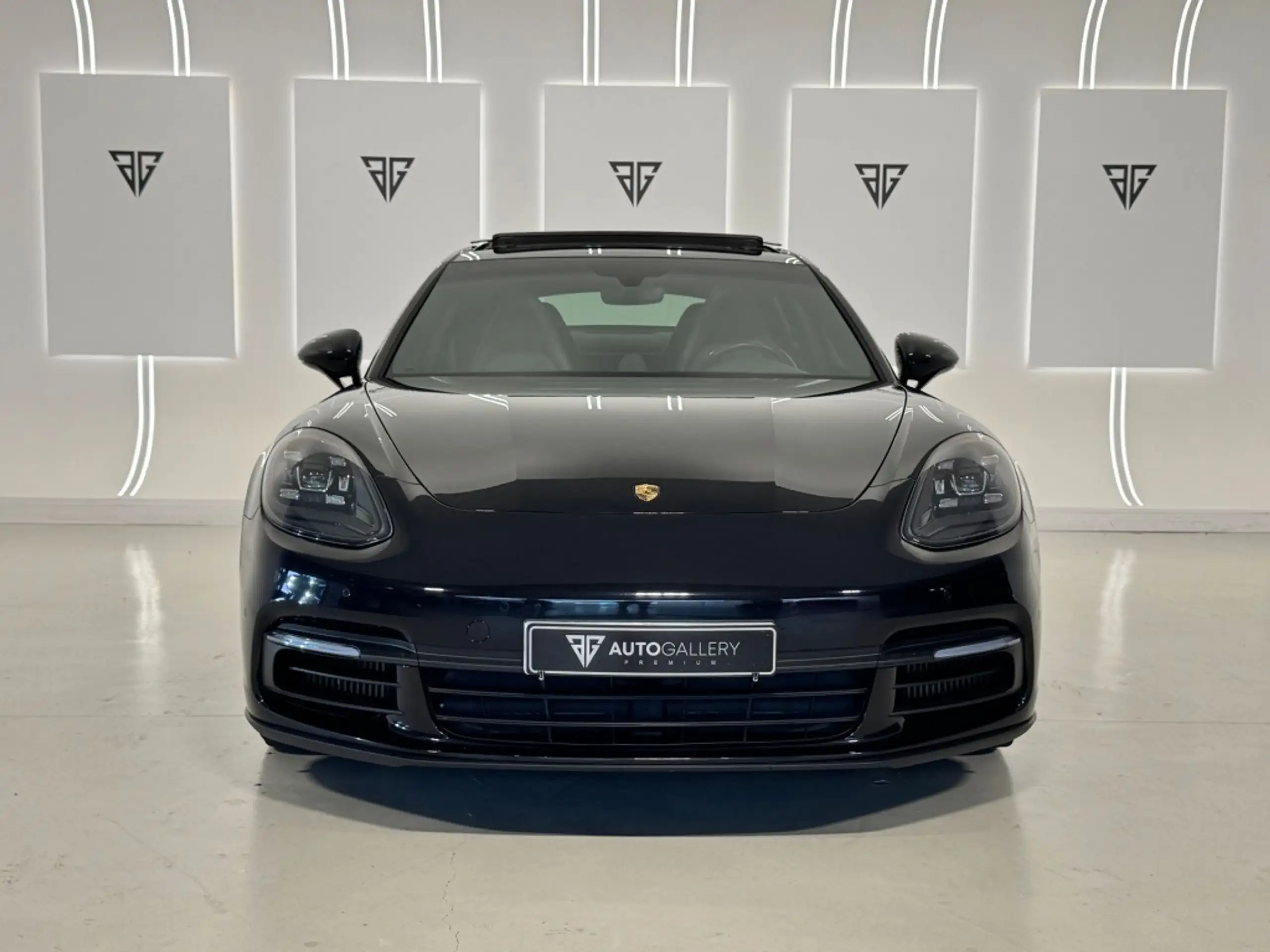 Porsche - Panamera