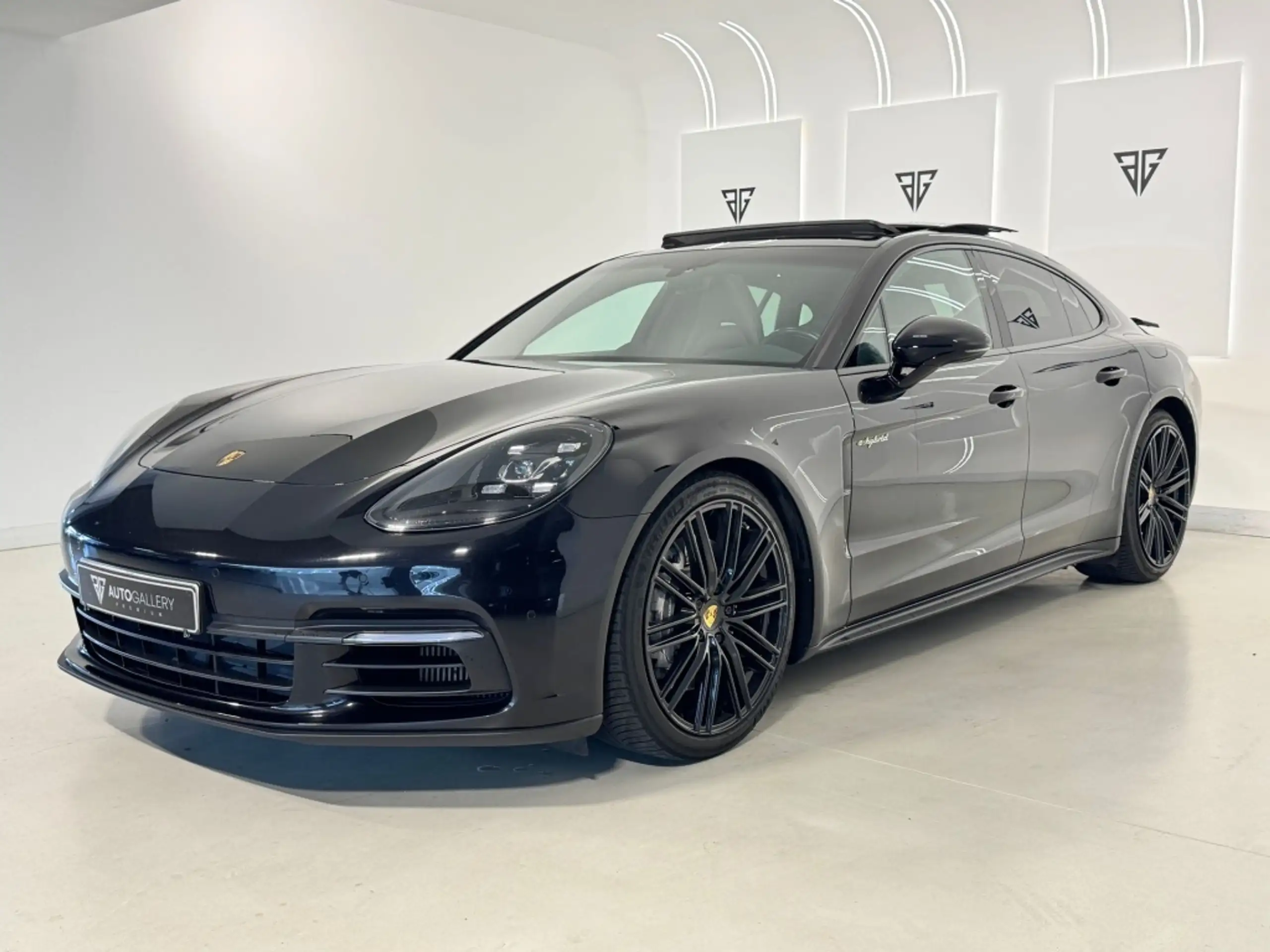 Porsche - Panamera