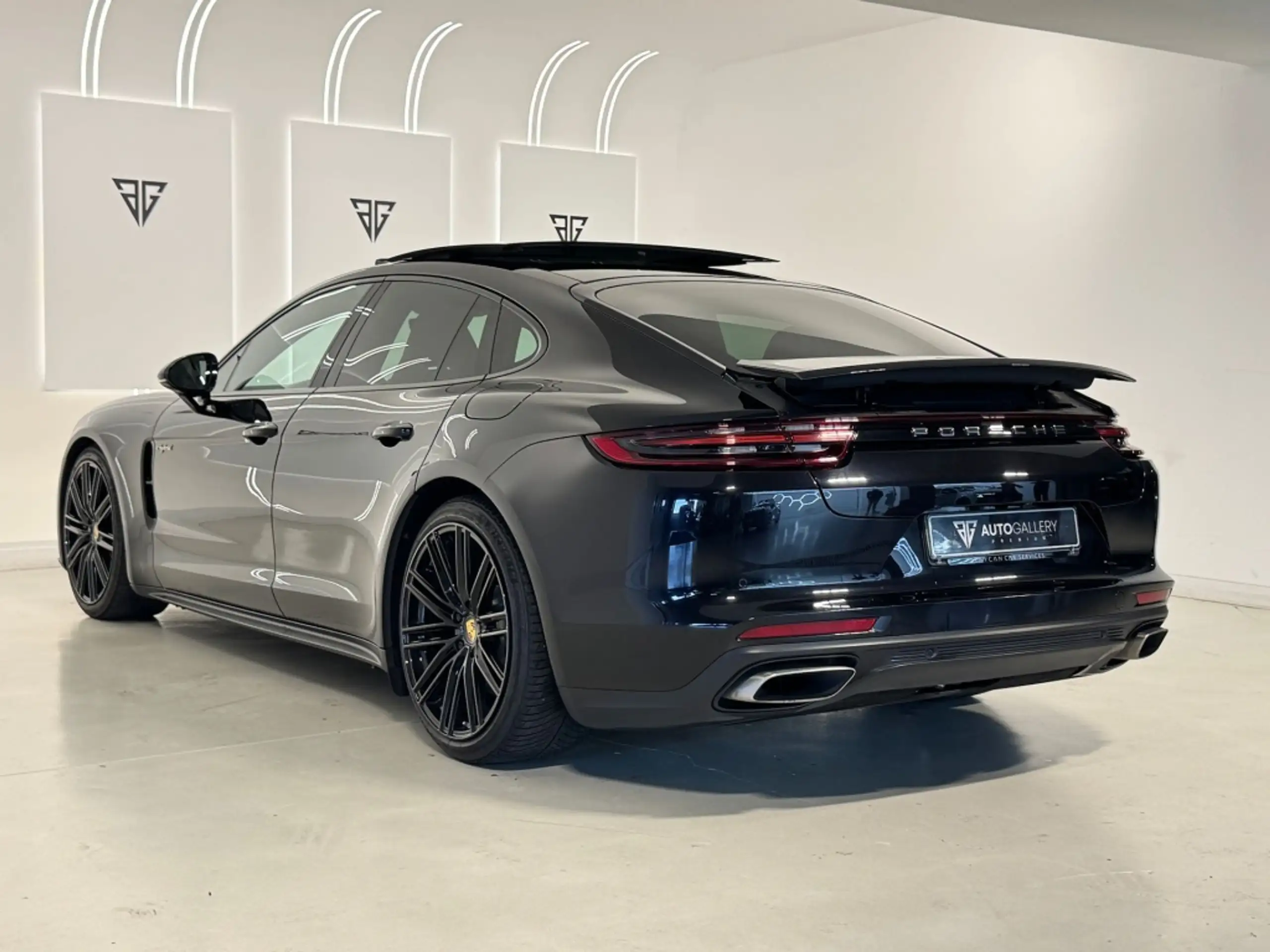 Porsche - Panamera