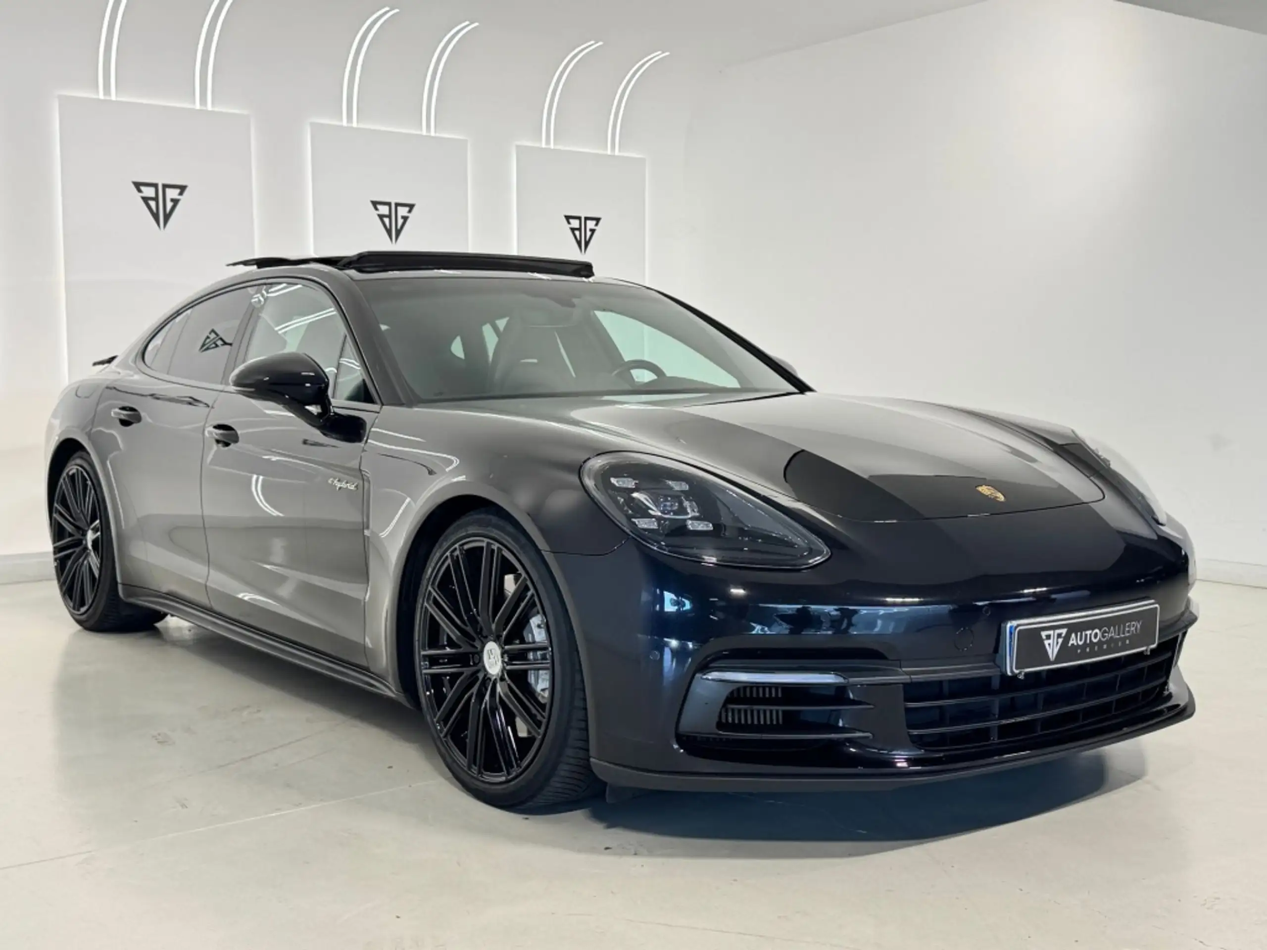 Porsche - Panamera