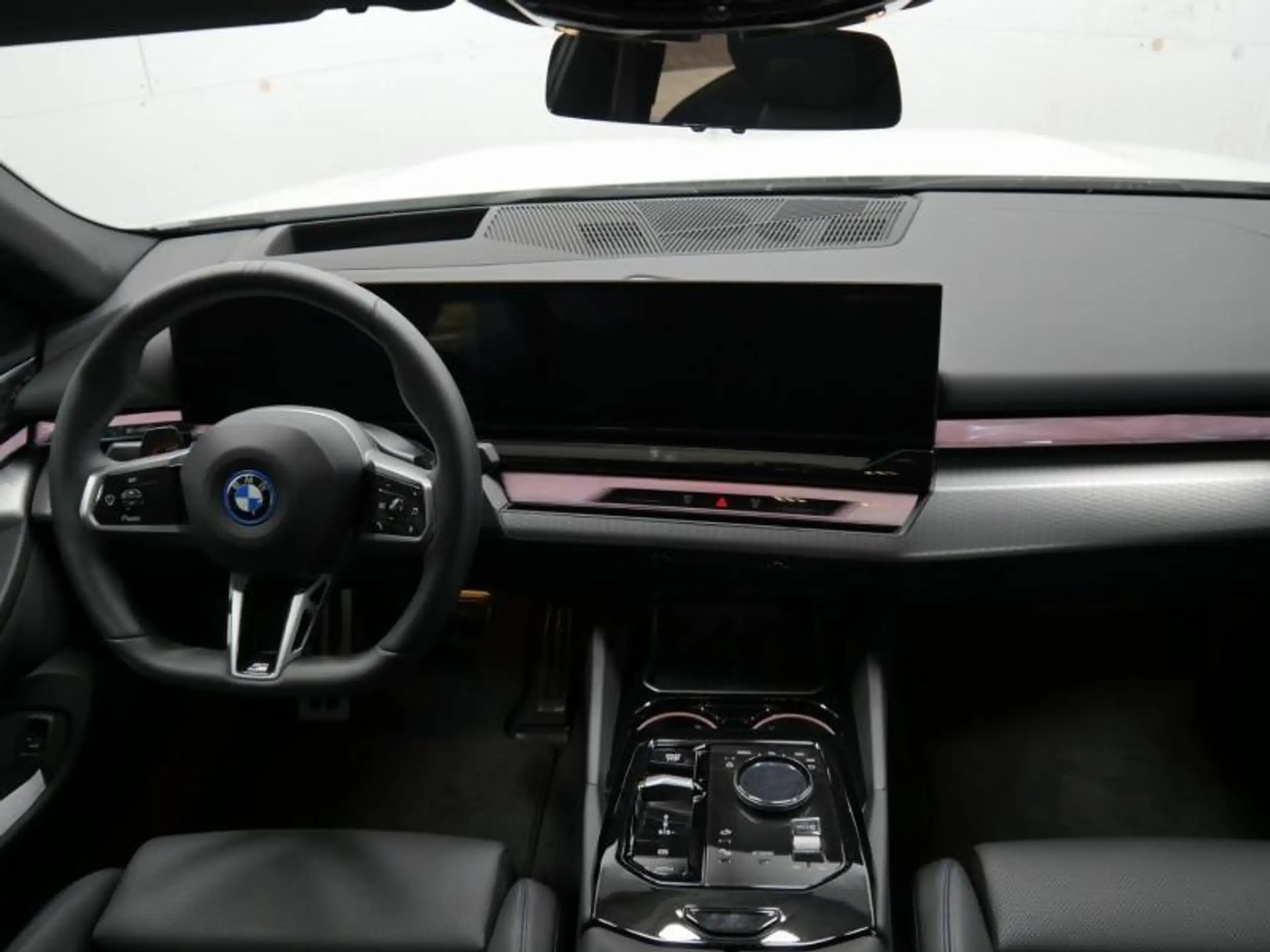 BMW - i5