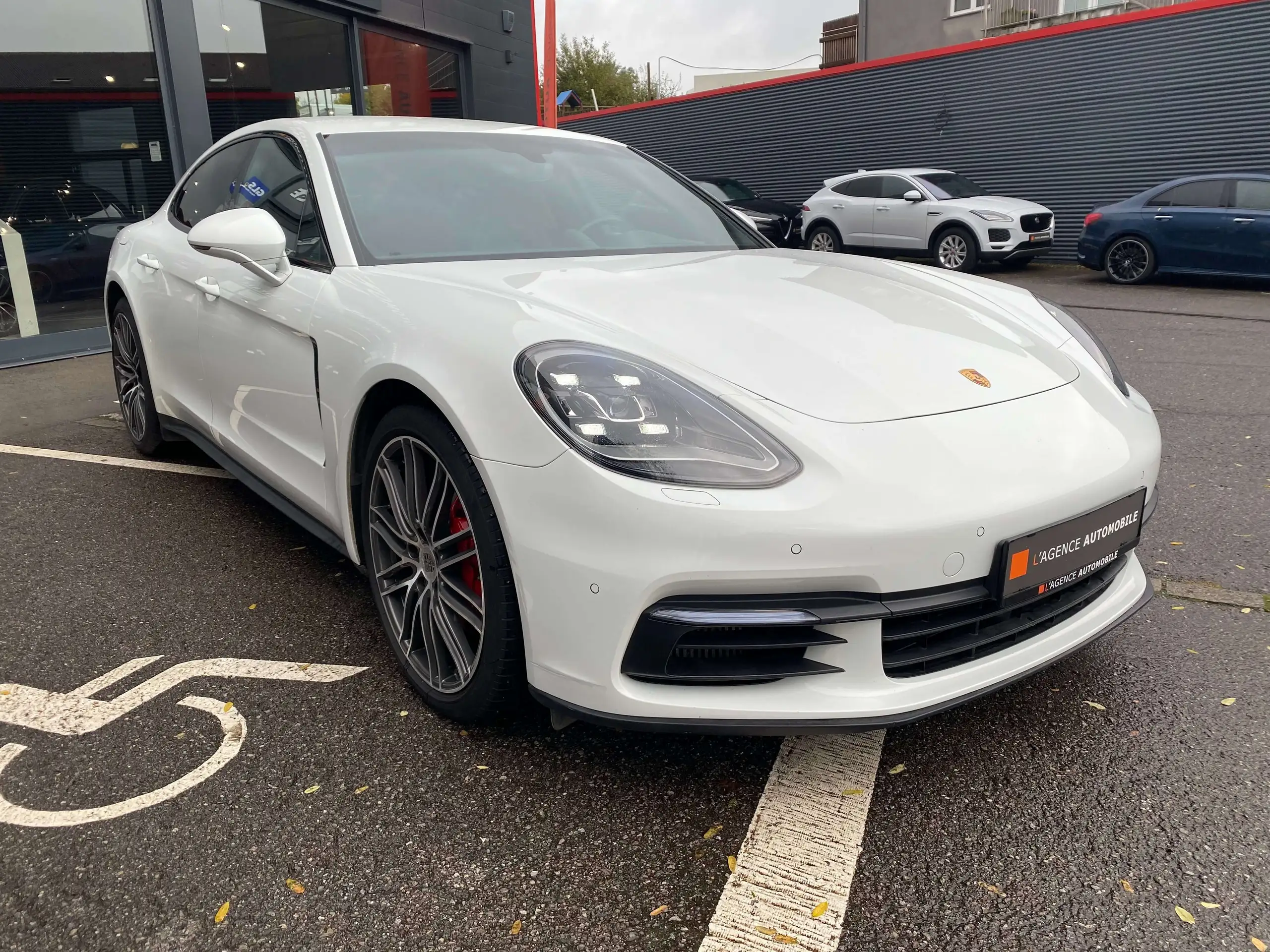 Porsche - Panamera