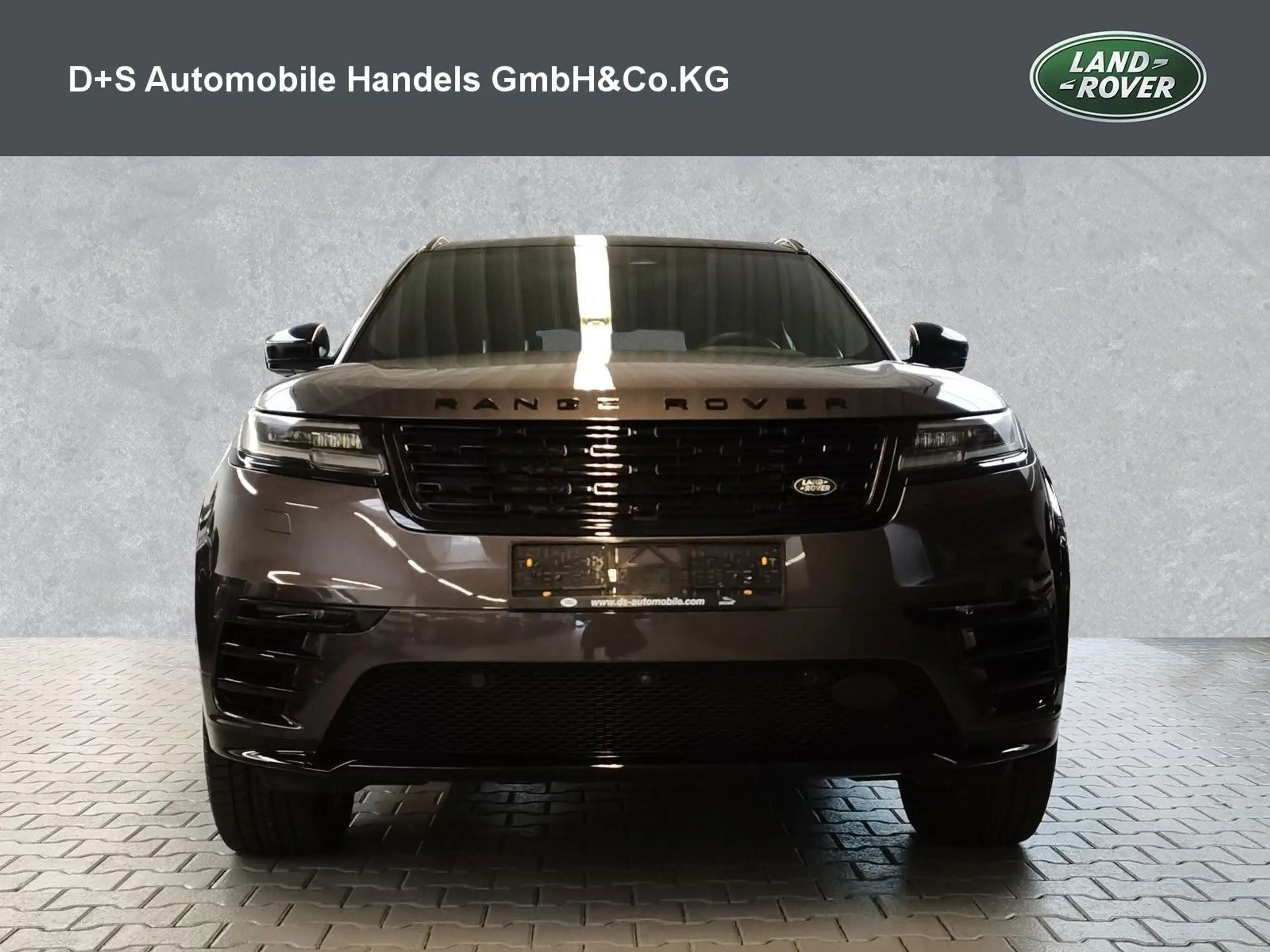 Land Rover - Range Rover Velar