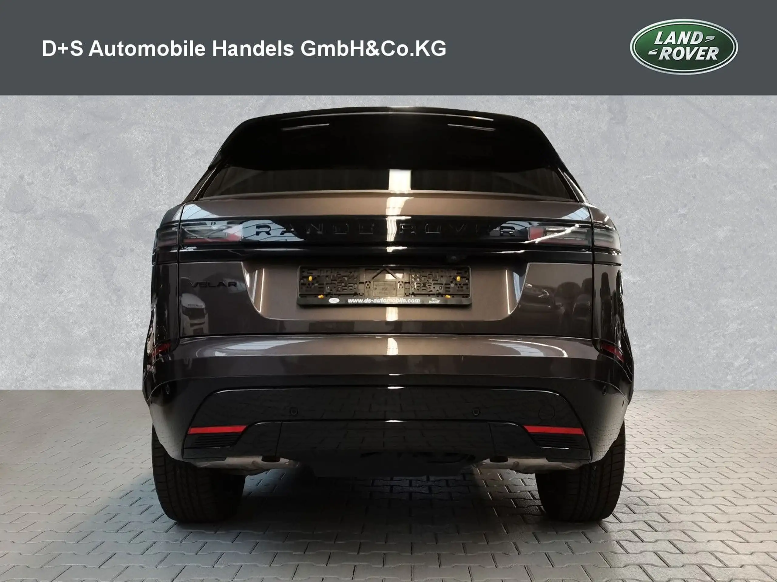 Land Rover - Range Rover Velar