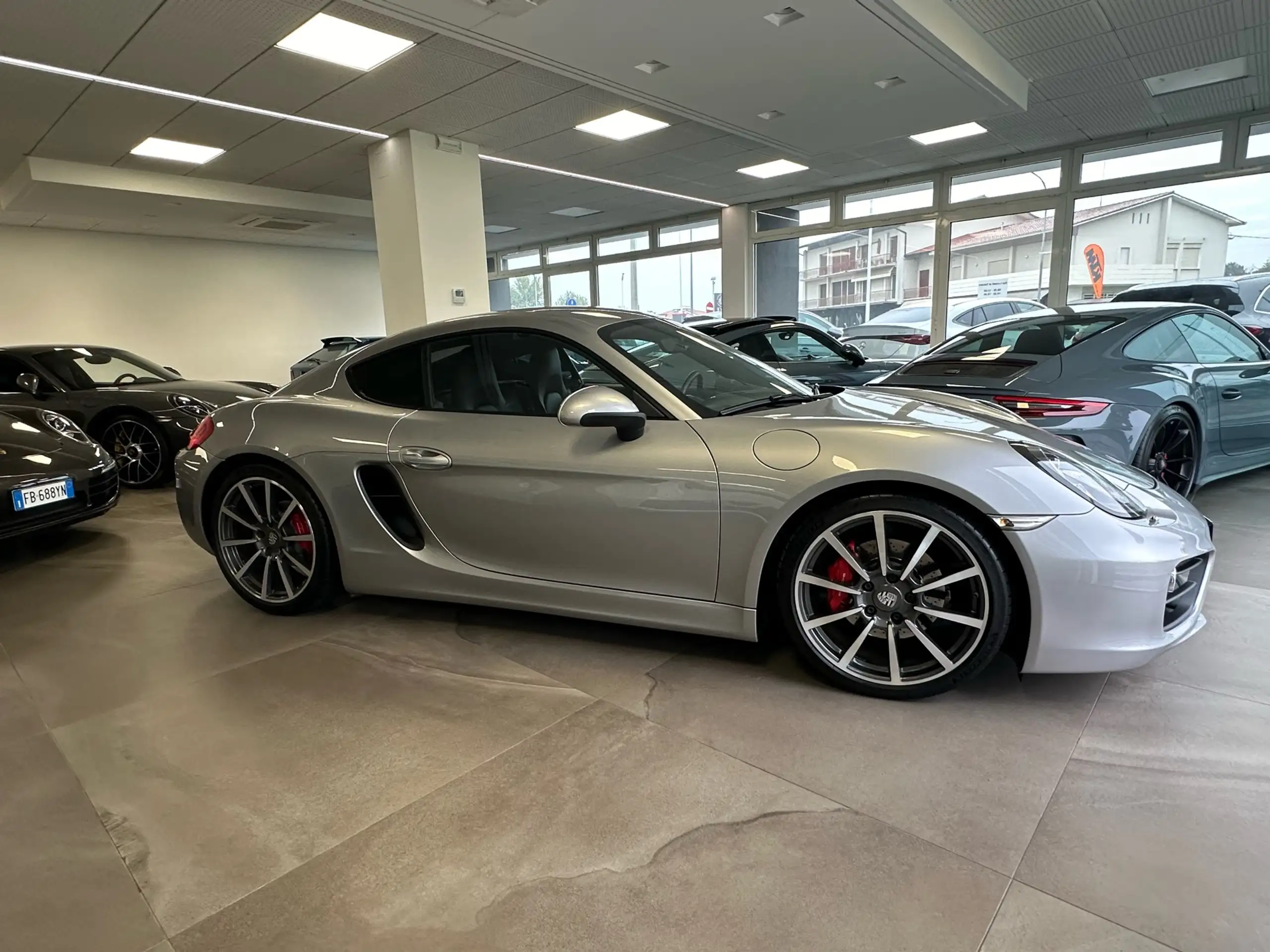 Porsche - Cayman