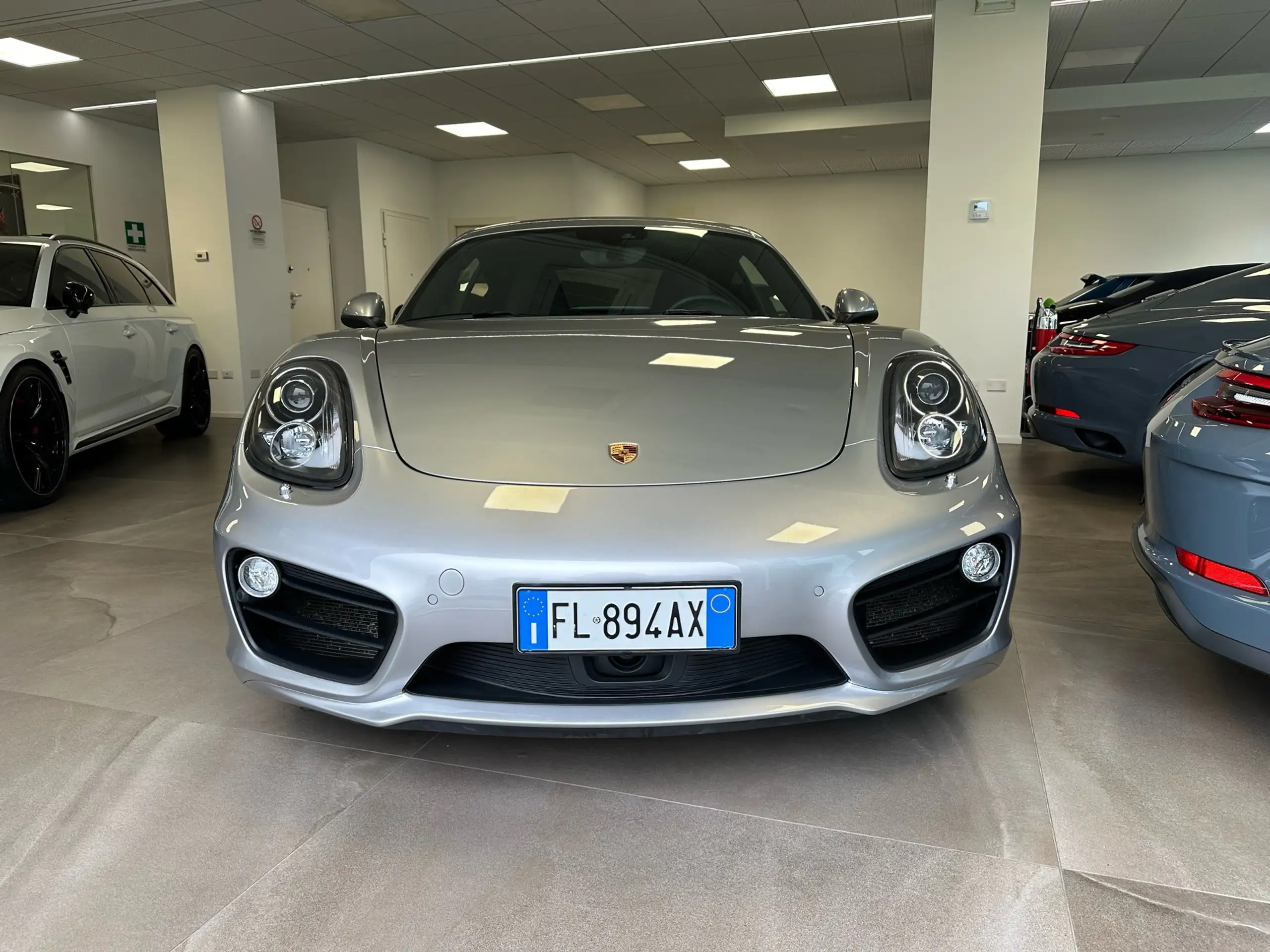 Porsche - Cayman