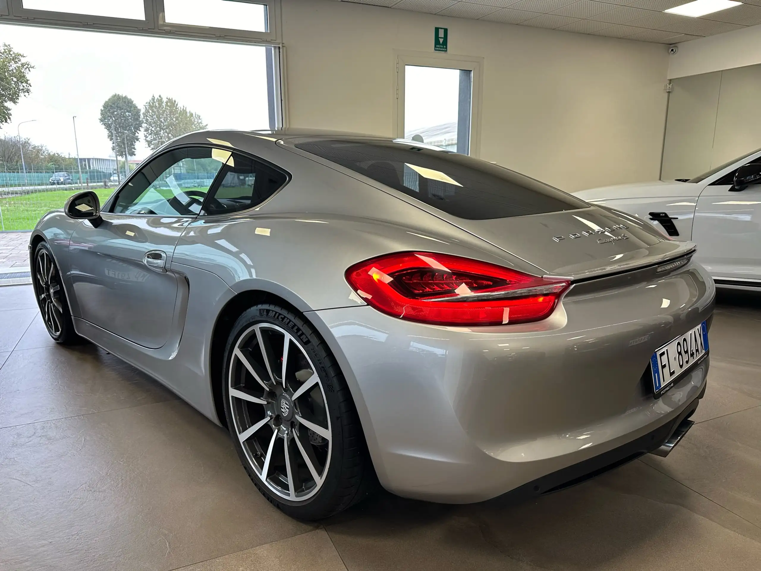 Porsche - Cayman