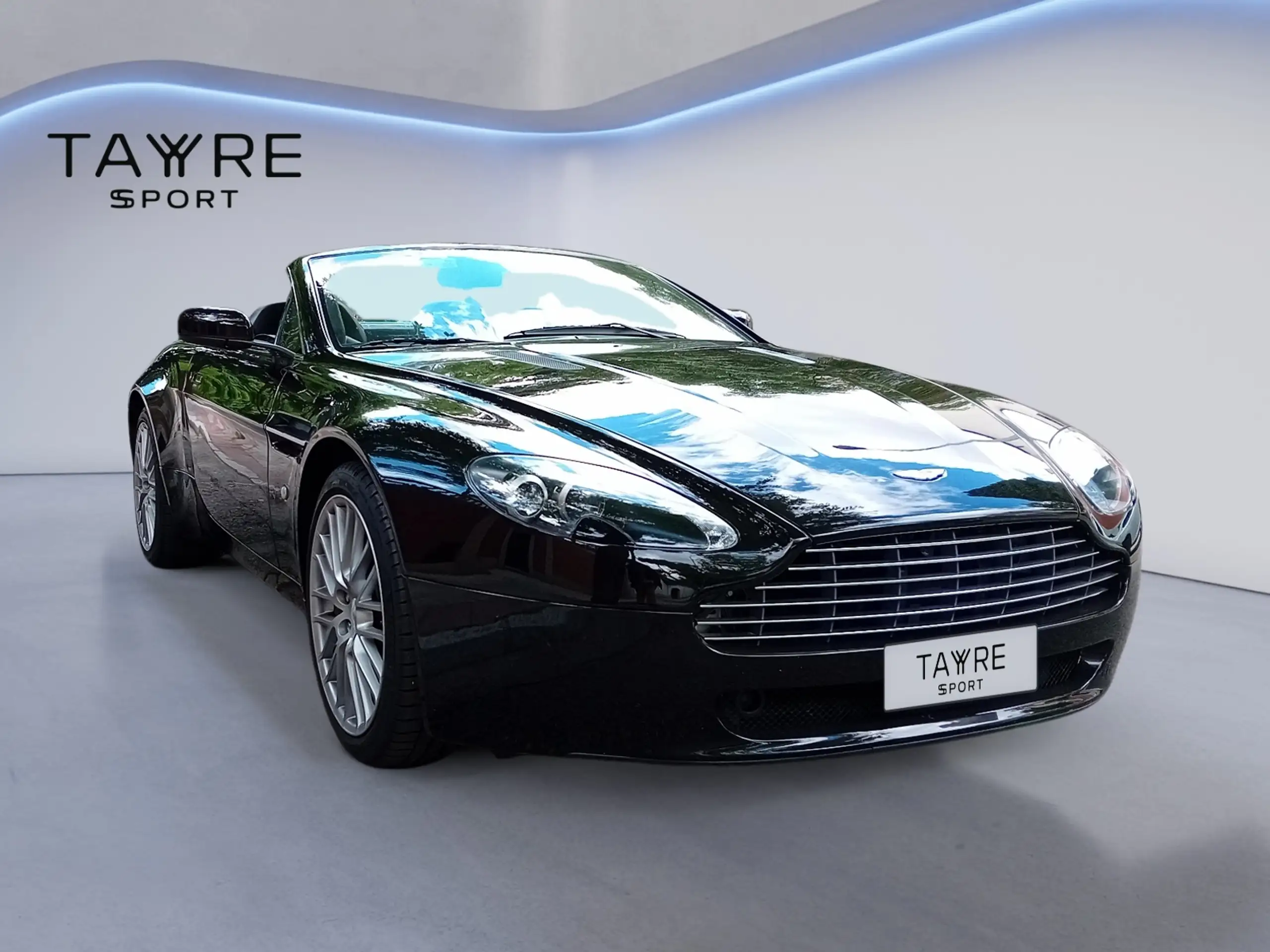 Aston Martin - Vantage