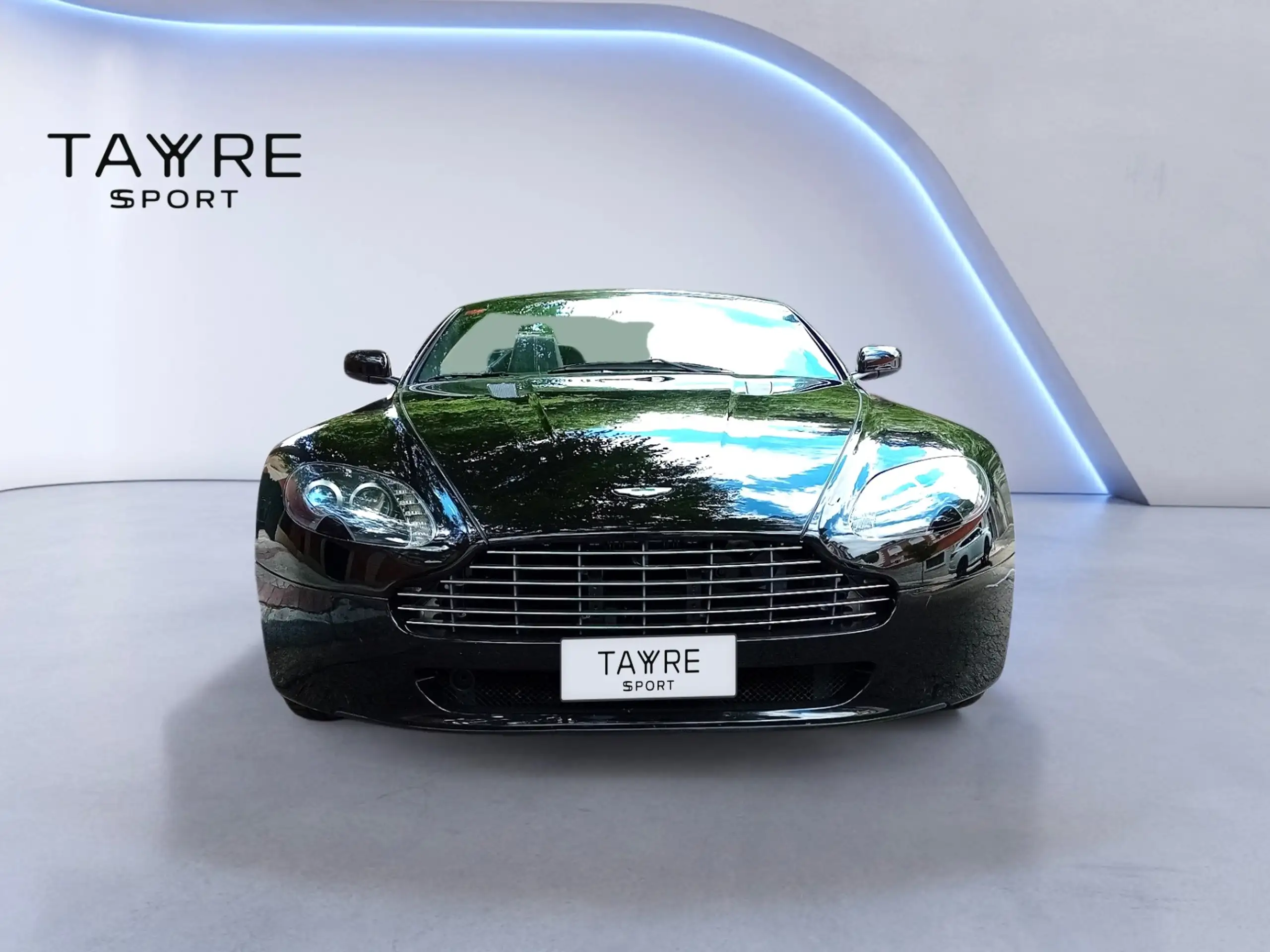 Aston Martin - Vantage