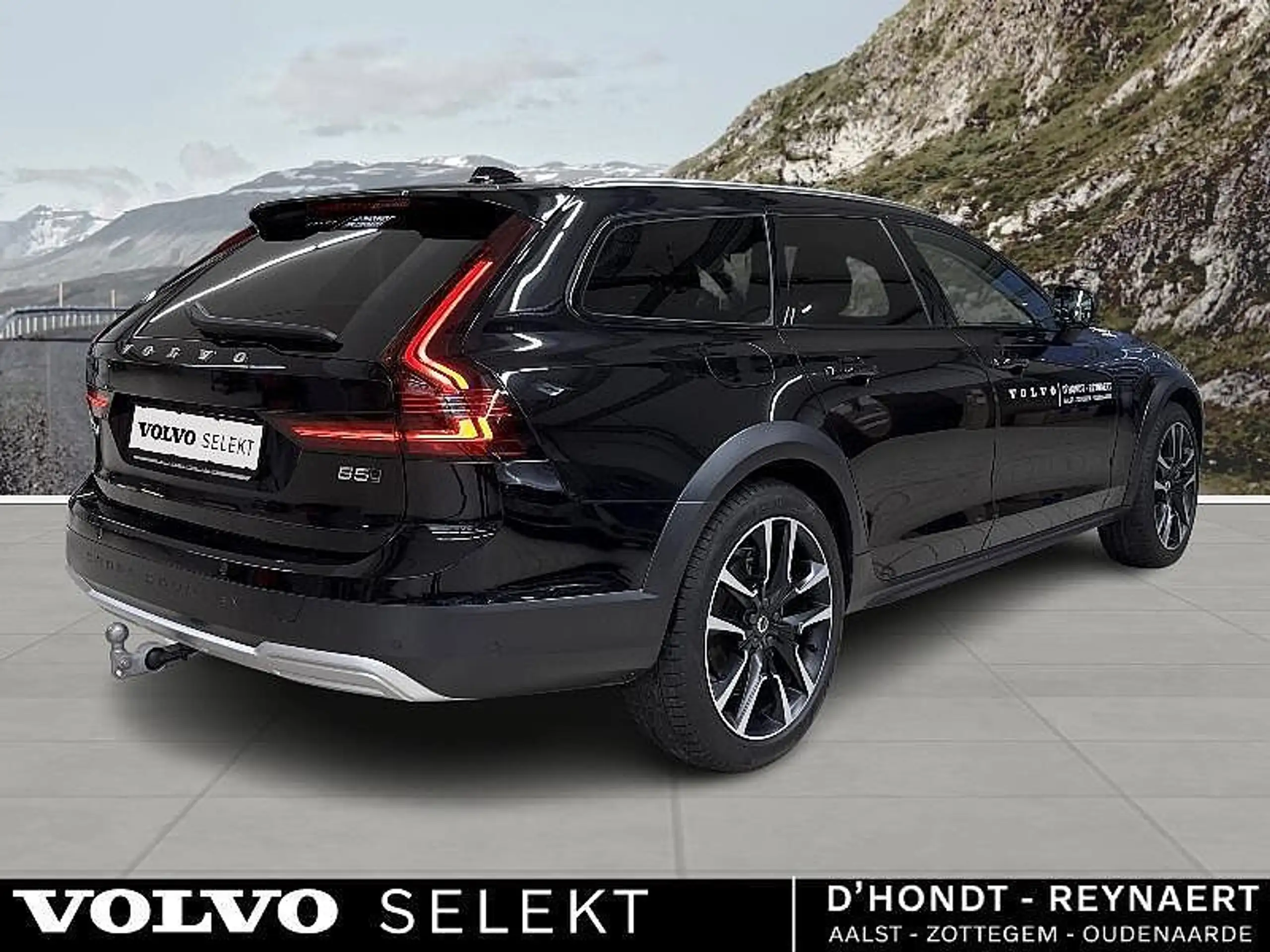 Volvo - V90 Cross Country