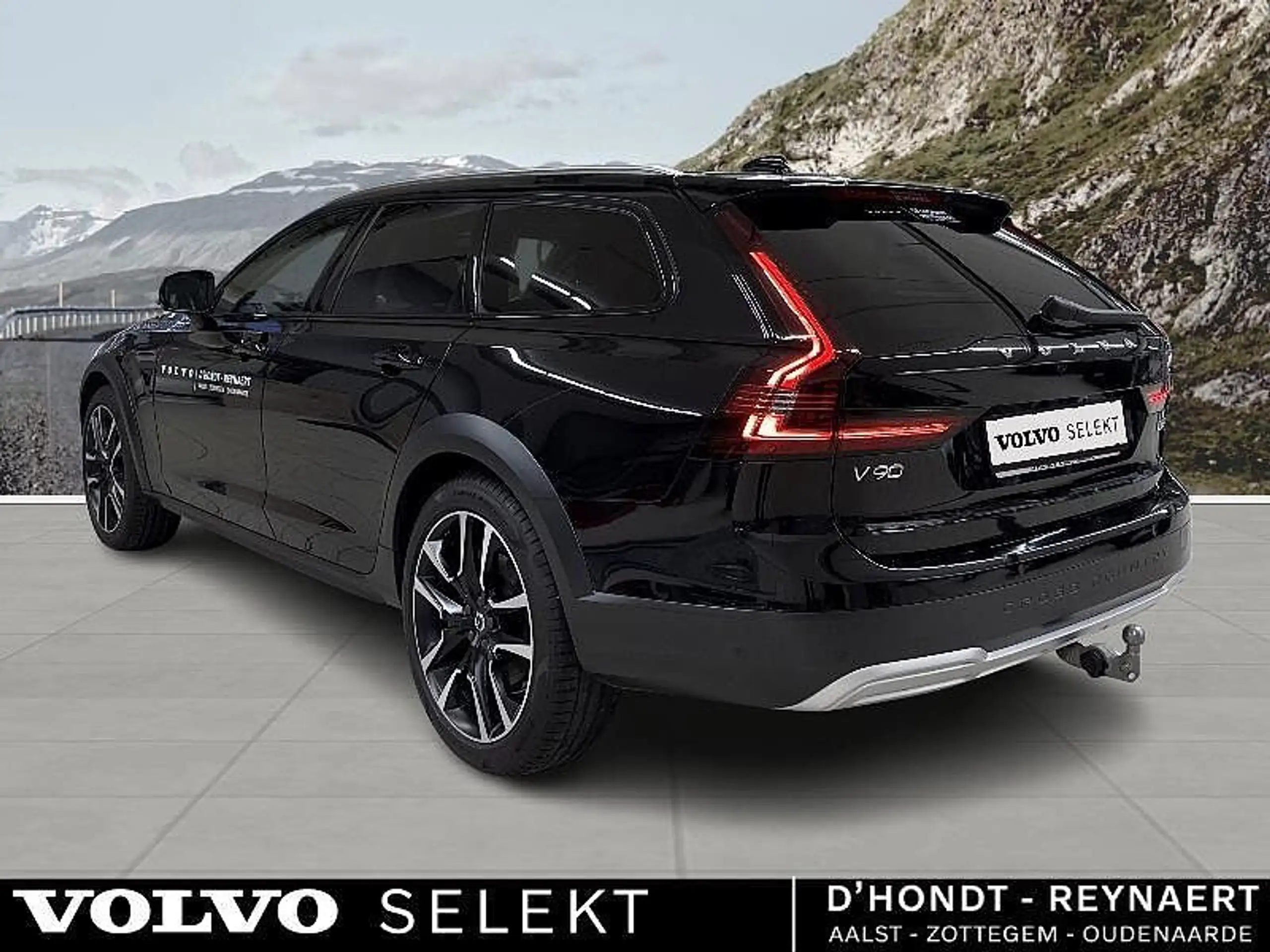 Volvo - V90 Cross Country