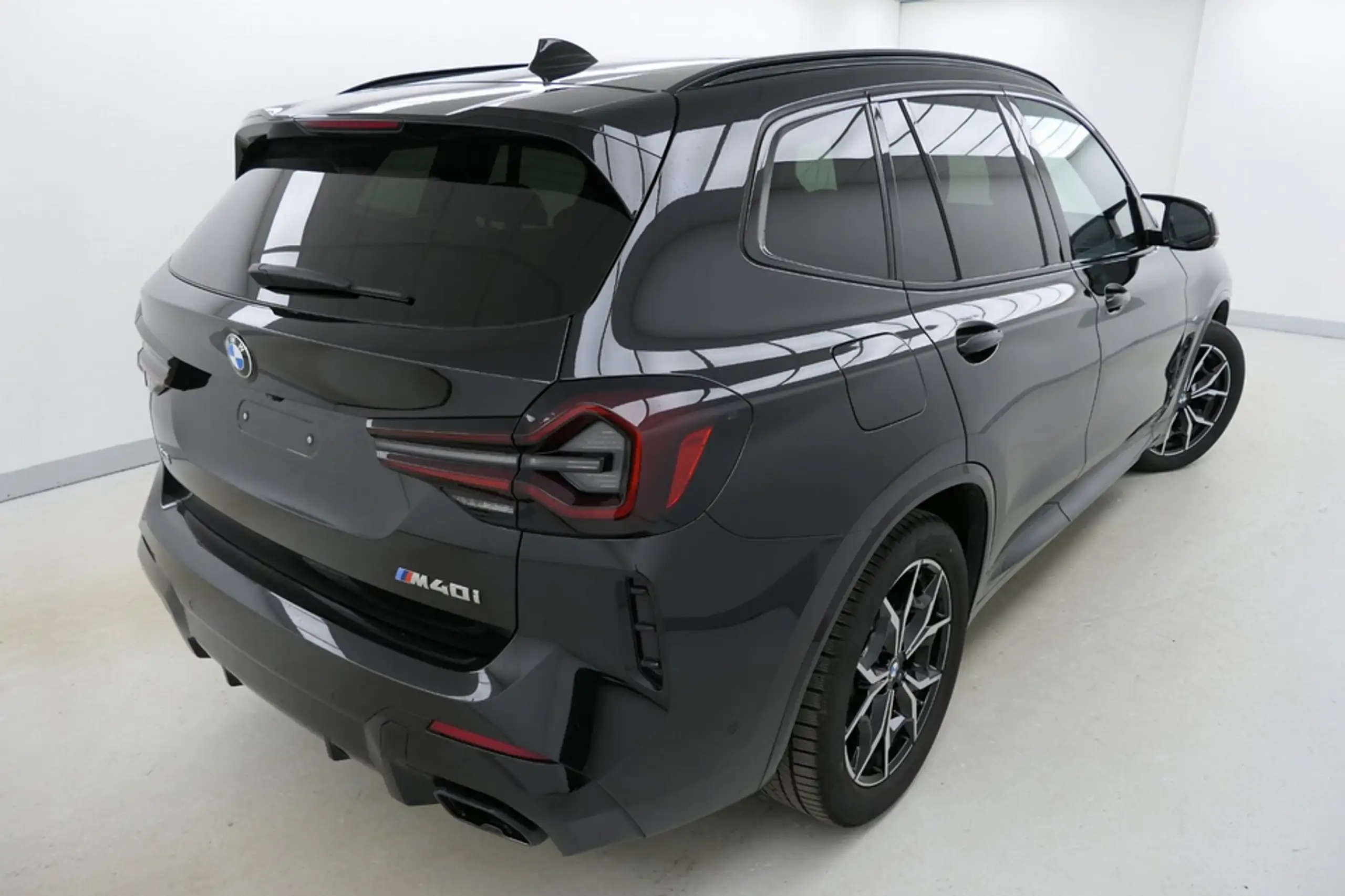 BMW - X3