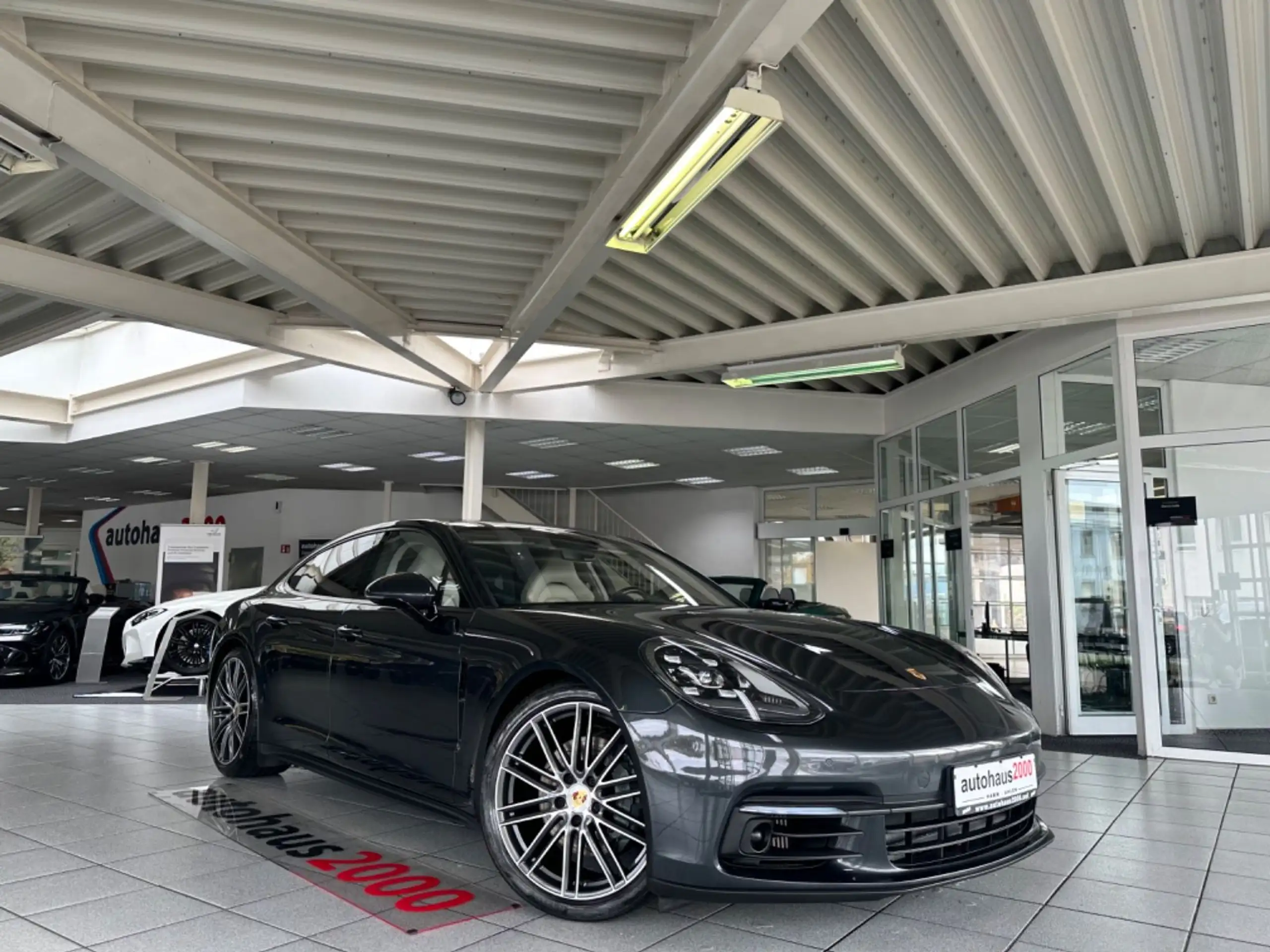 Porsche - Panamera