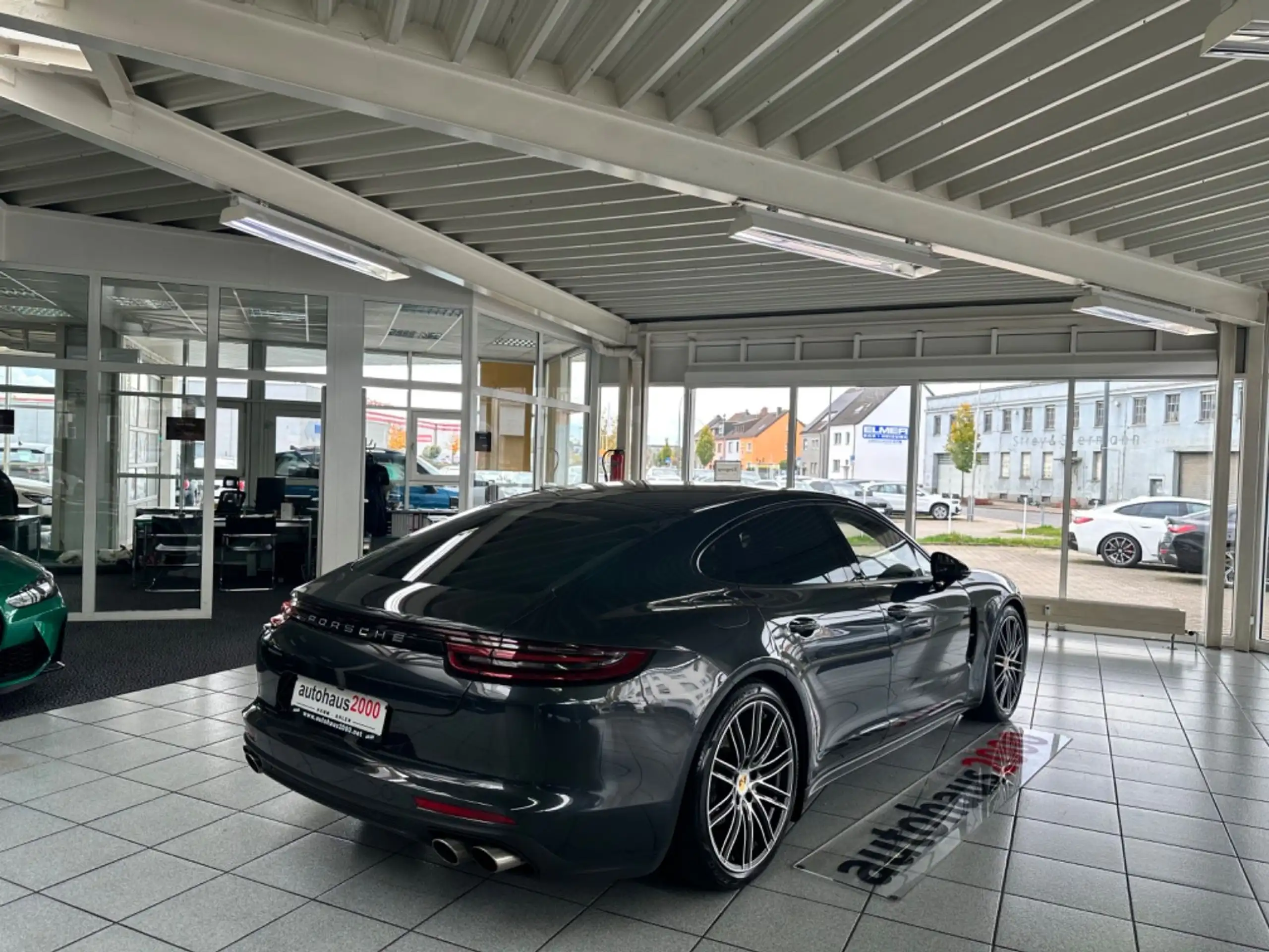 Porsche - Panamera