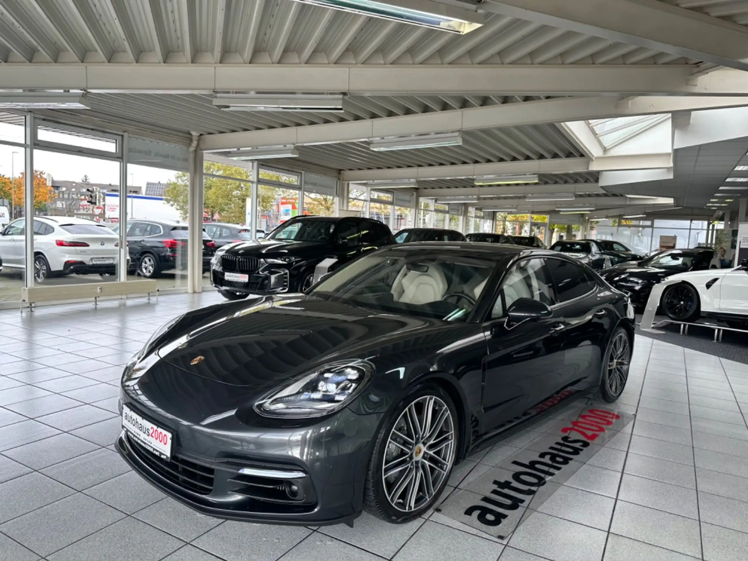 Porsche - Panamera