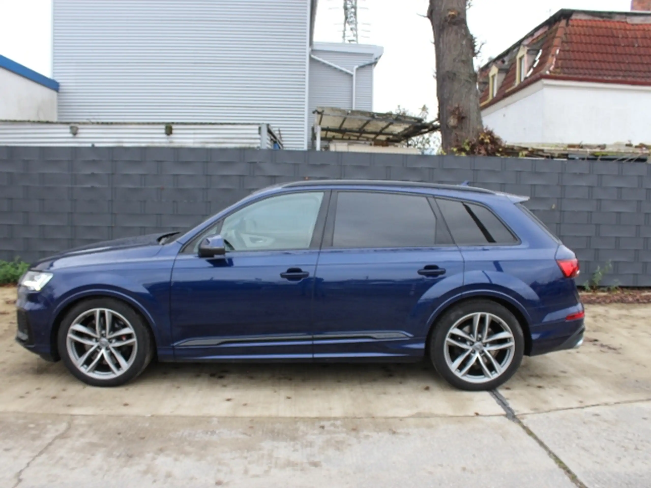 Audi - SQ7