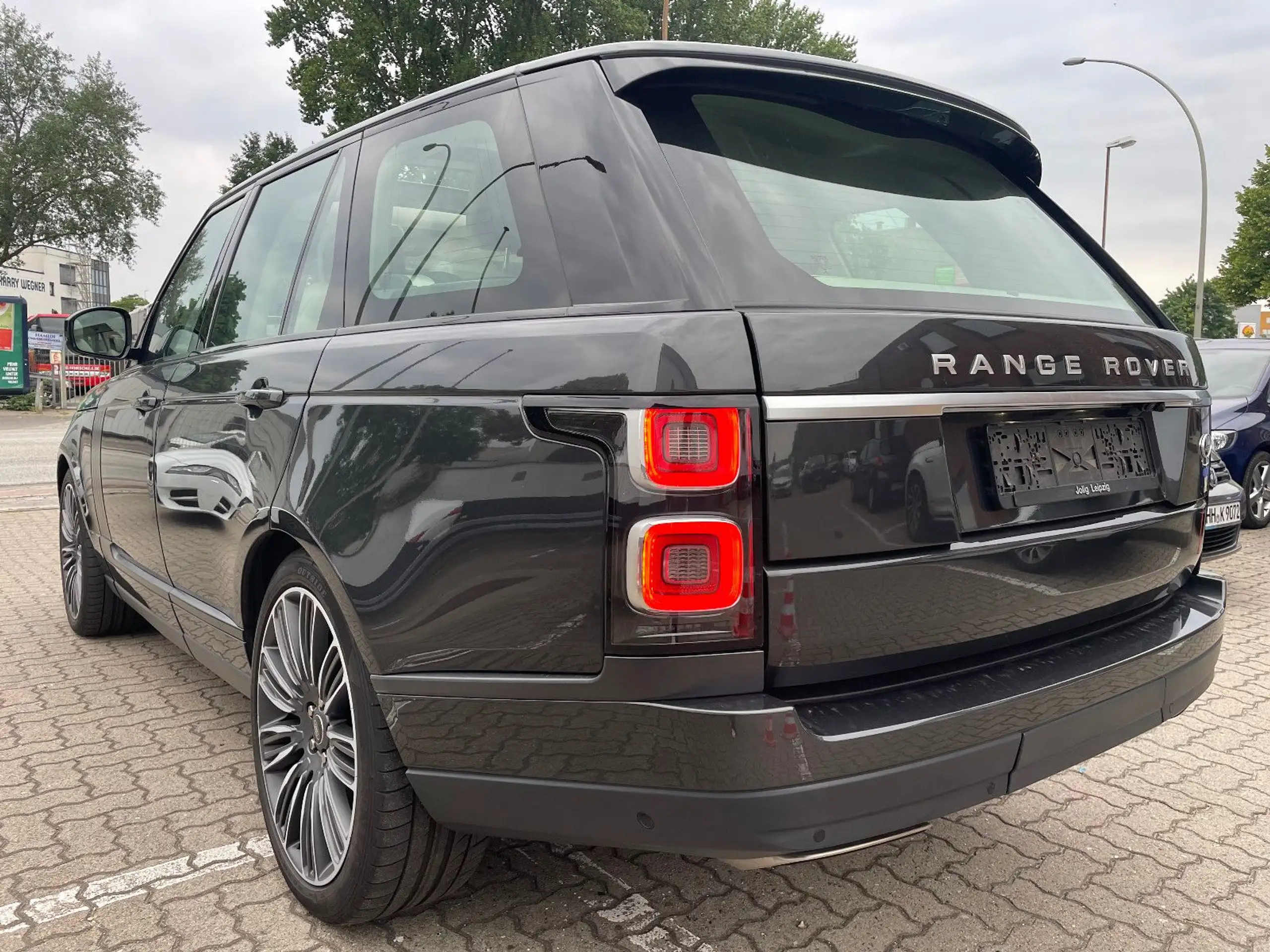 Land Rover - Range Rover