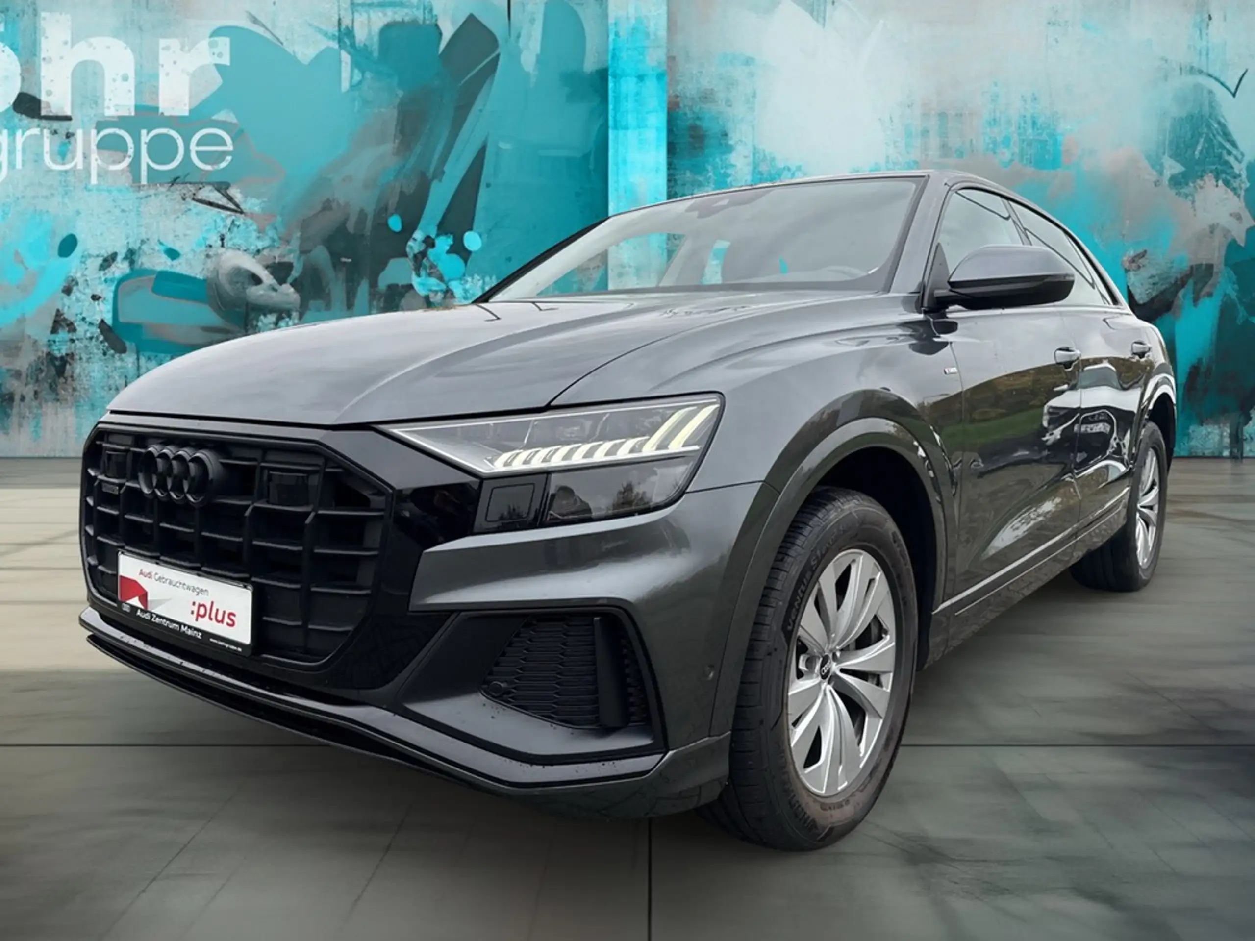 Audi - Q8