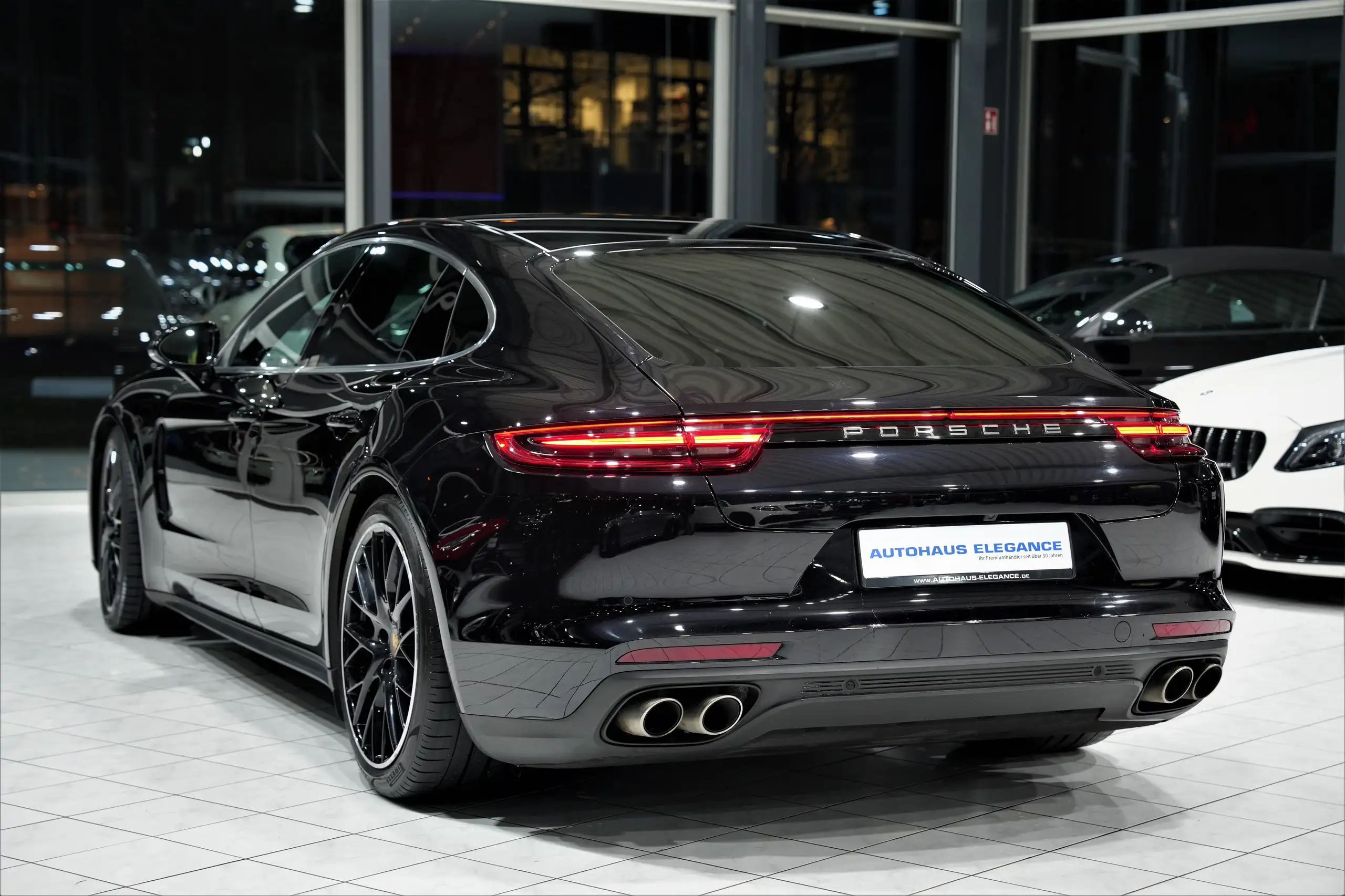 Porsche - Panamera