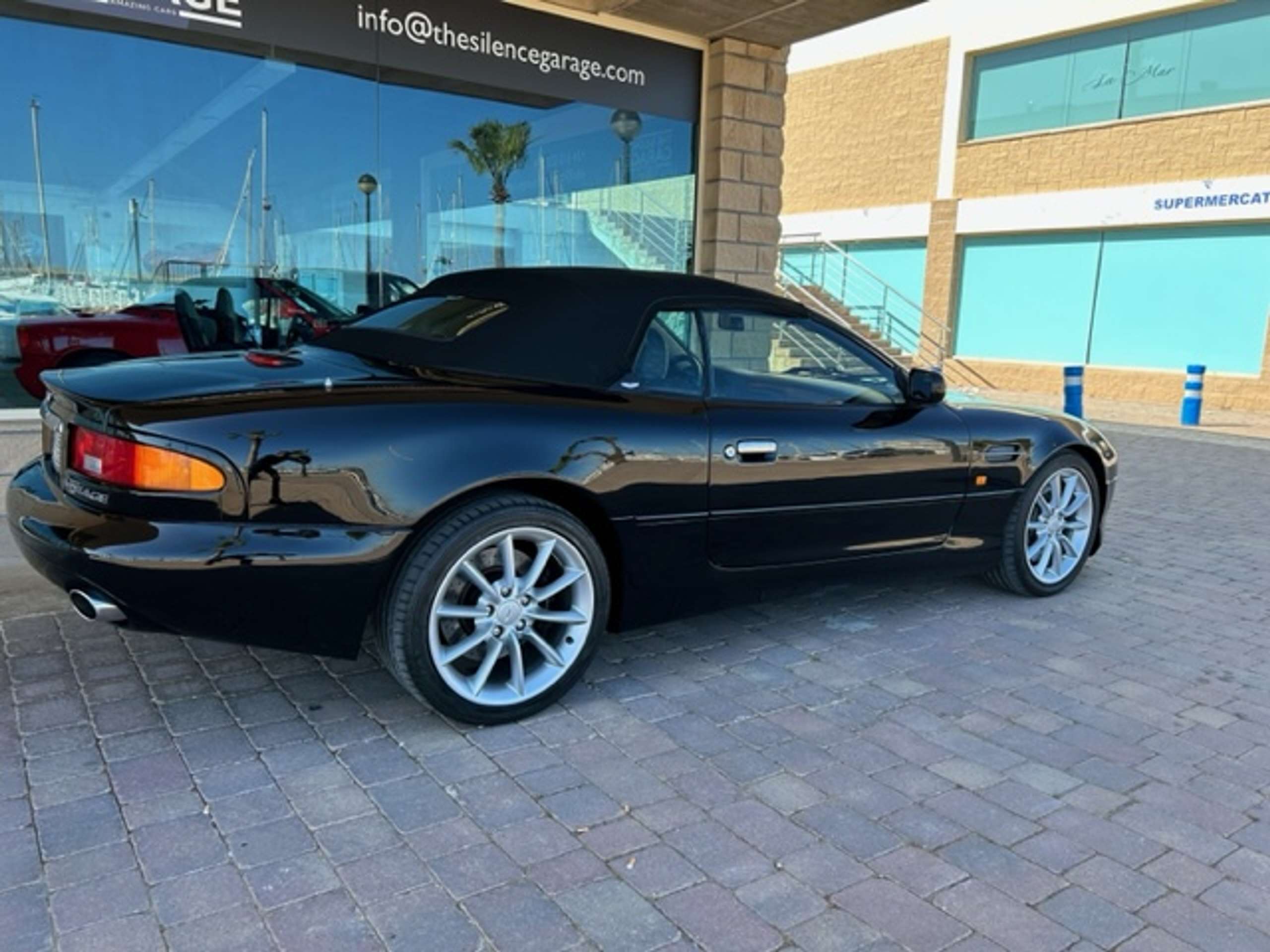 Aston Martin - DB7