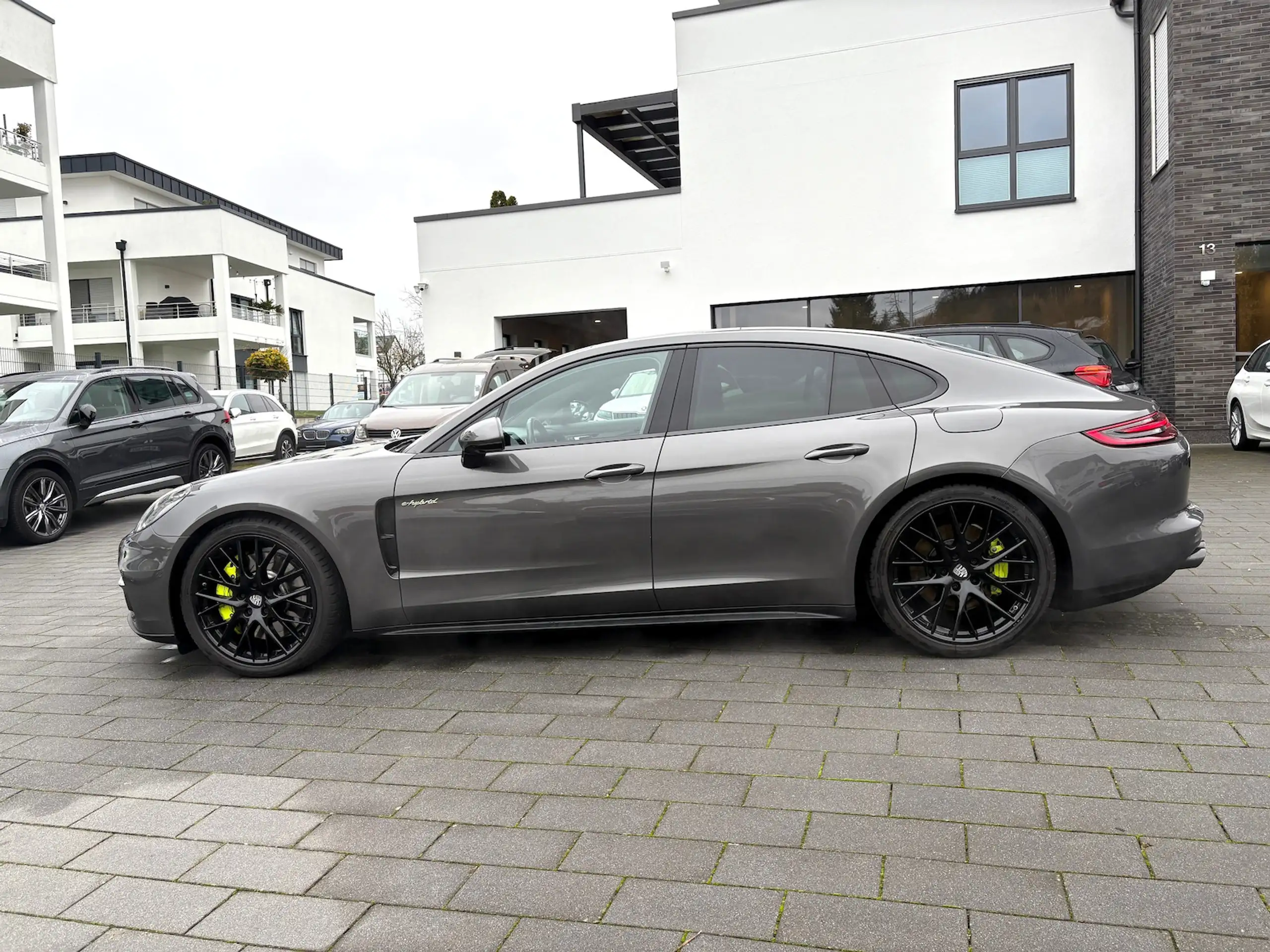 Porsche - Panamera