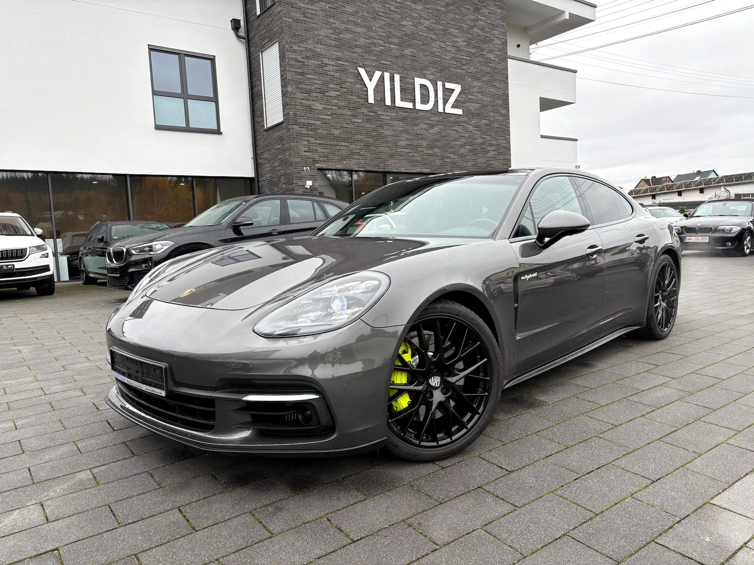 Porsche - Panamera