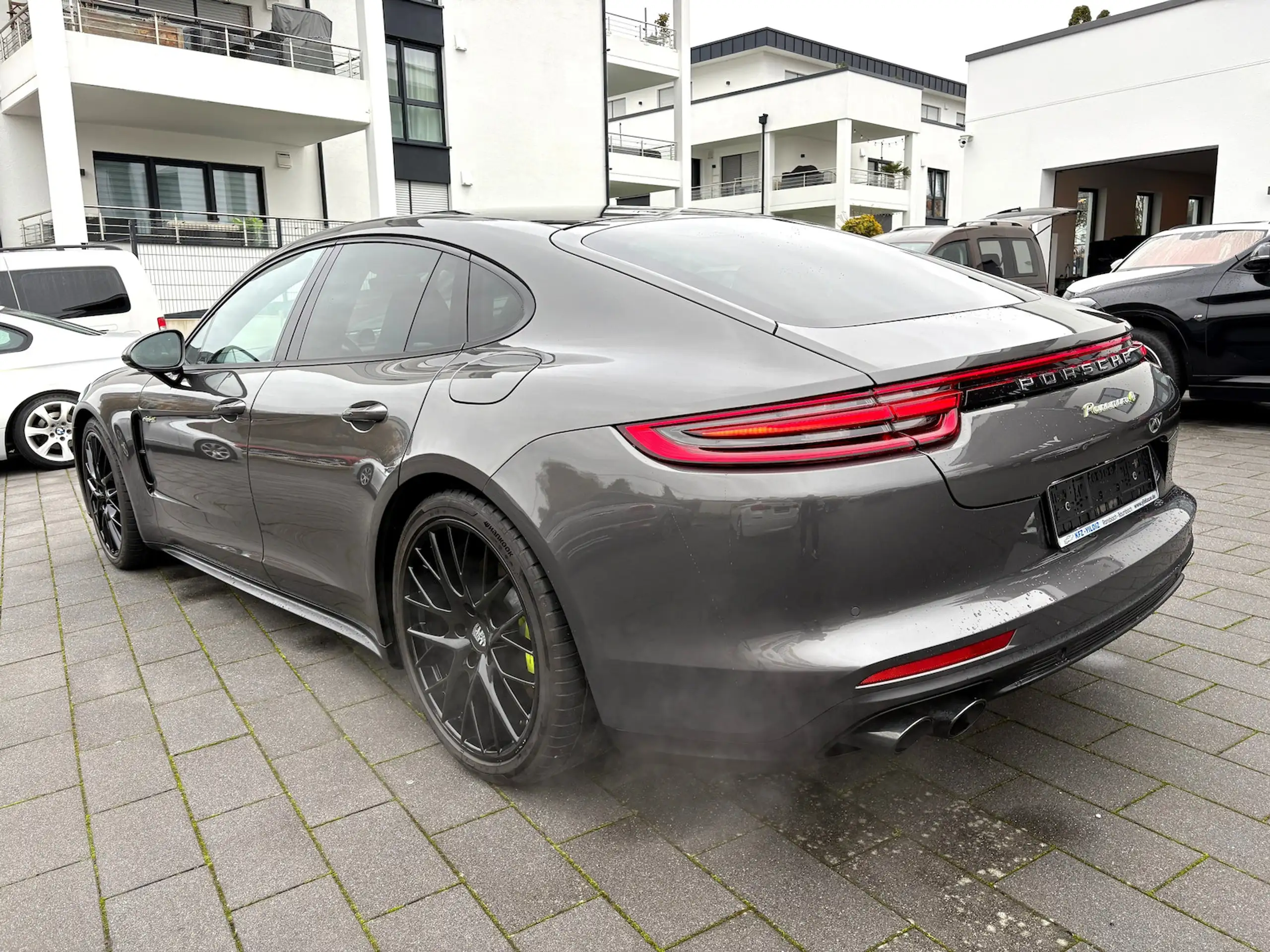 Porsche - Panamera