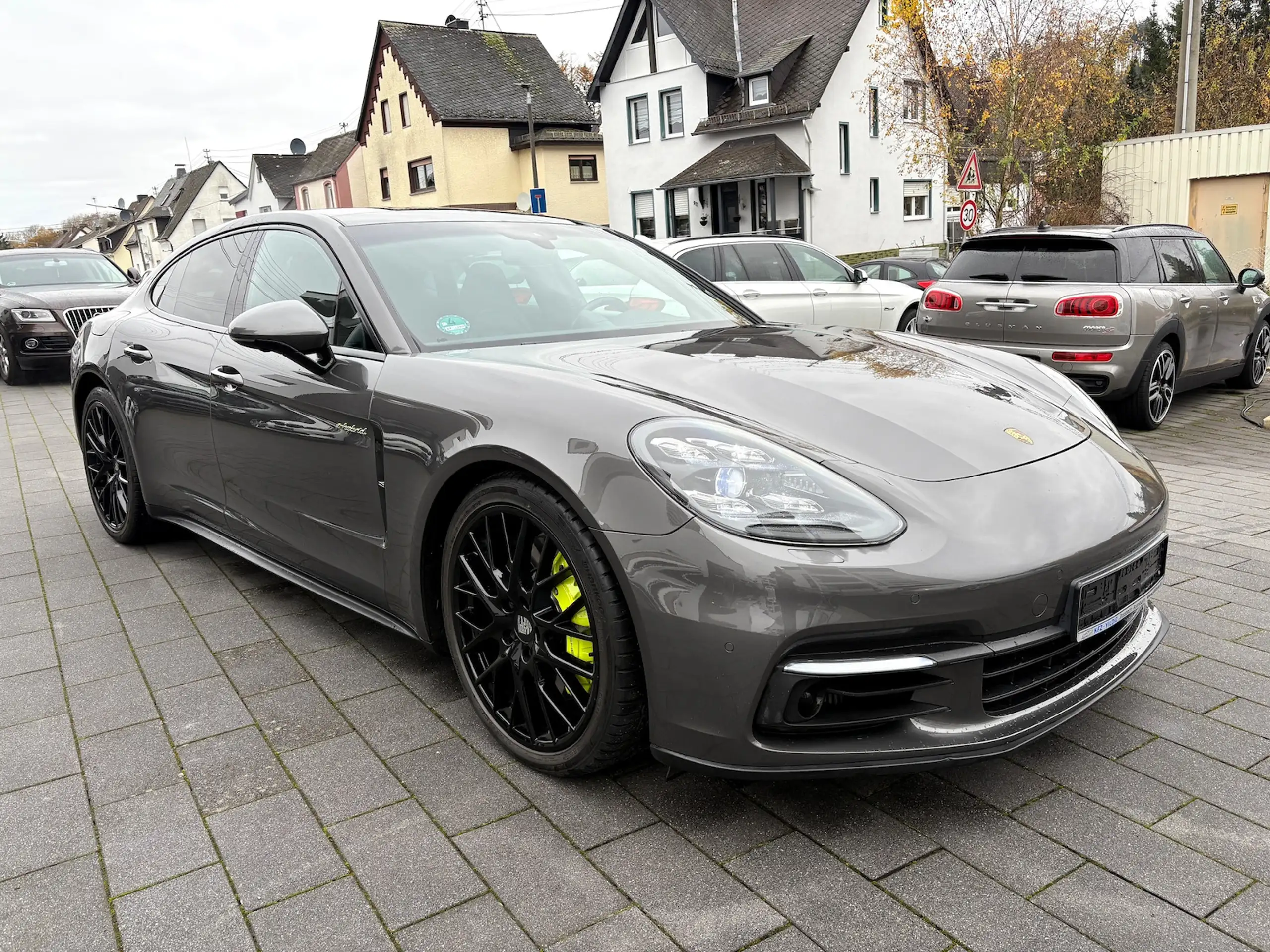 Porsche - Panamera