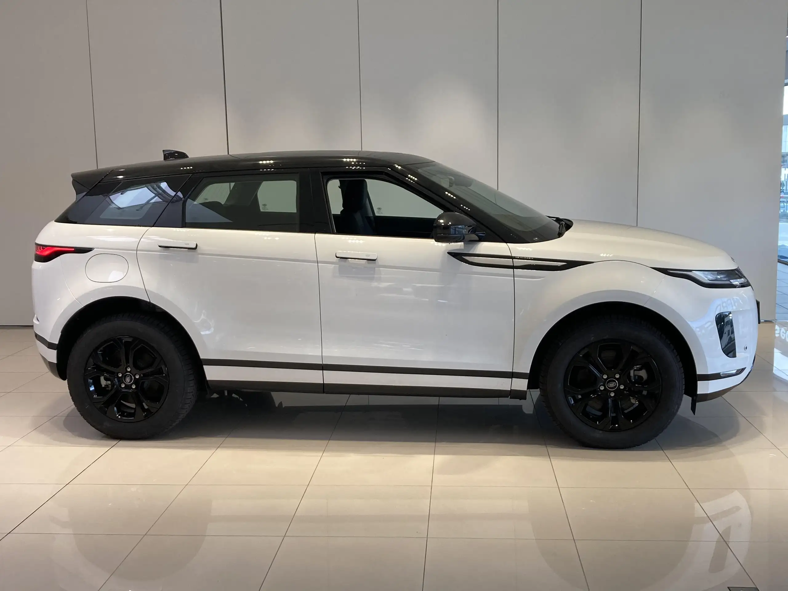 Land Rover - Range Rover Evoque