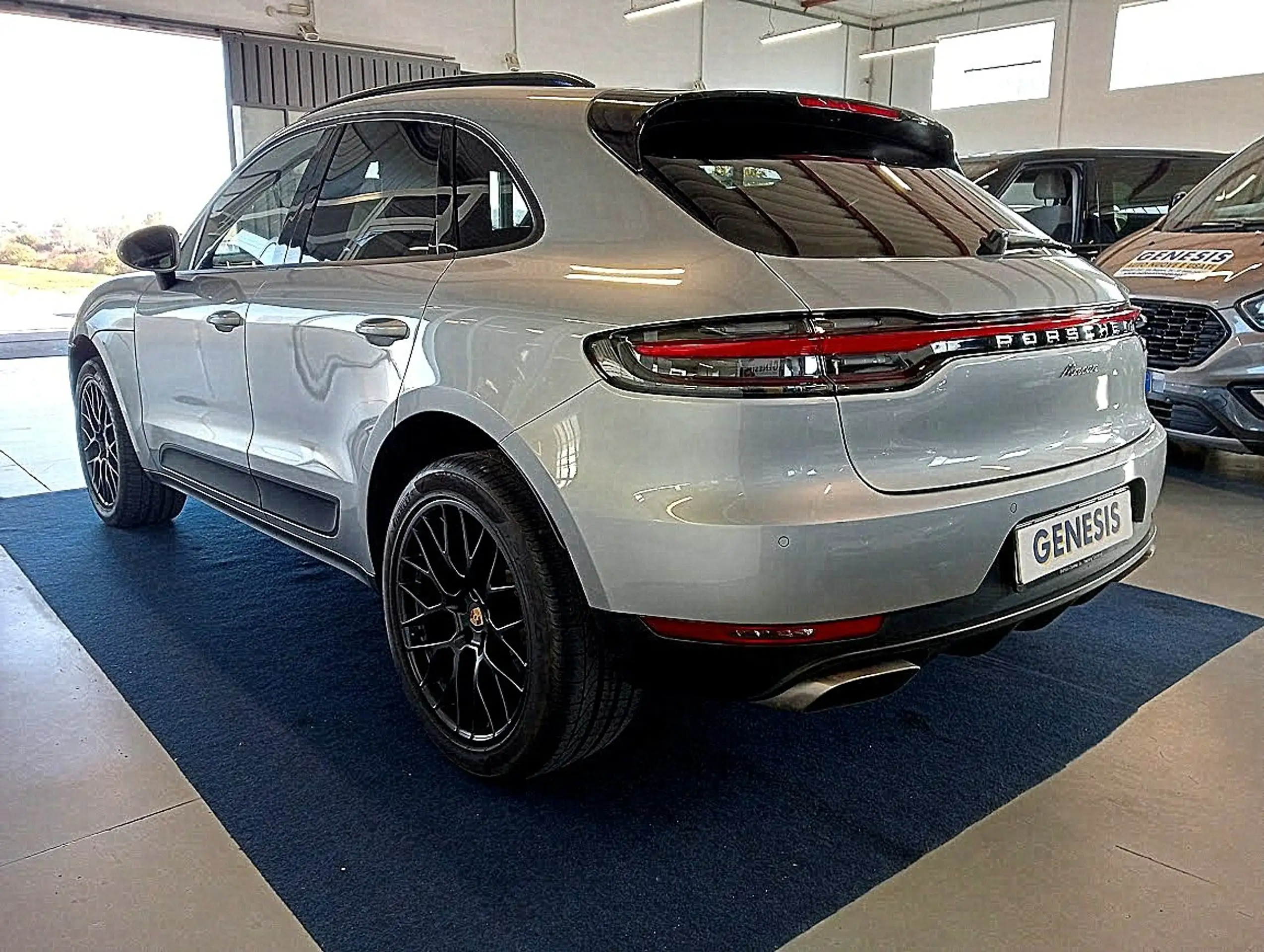 Porsche - Macan