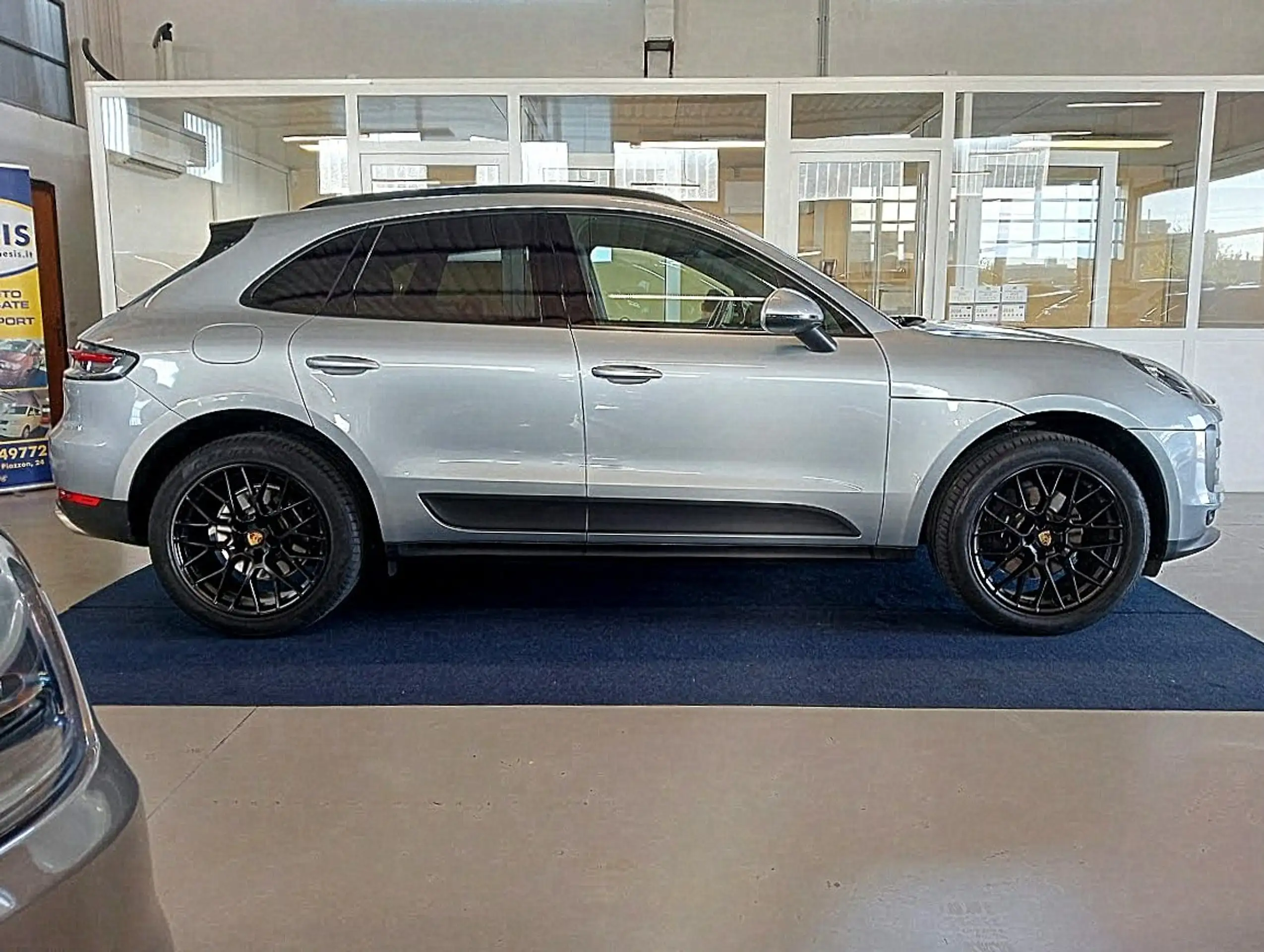 Porsche - Macan