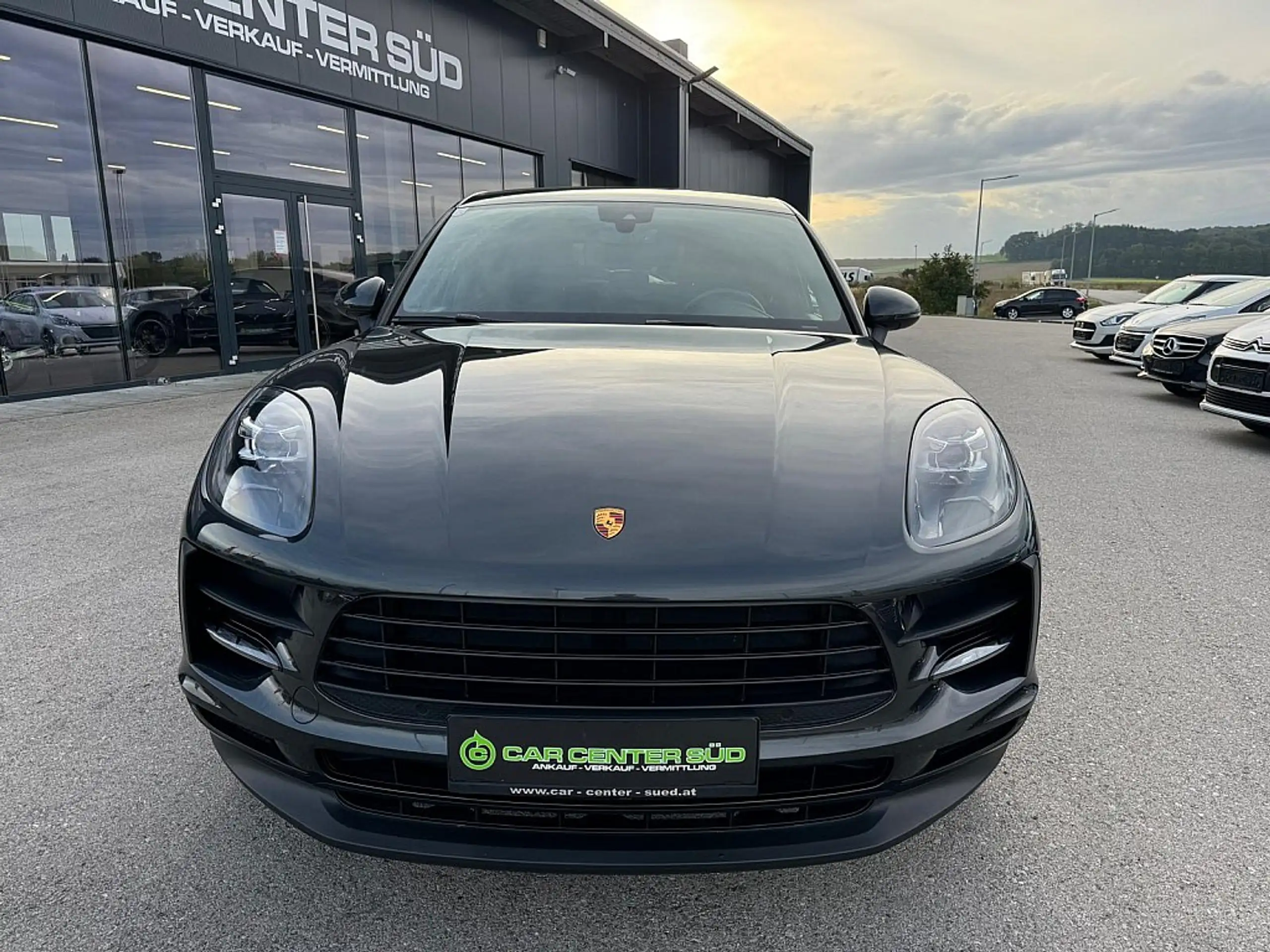 Porsche - Macan