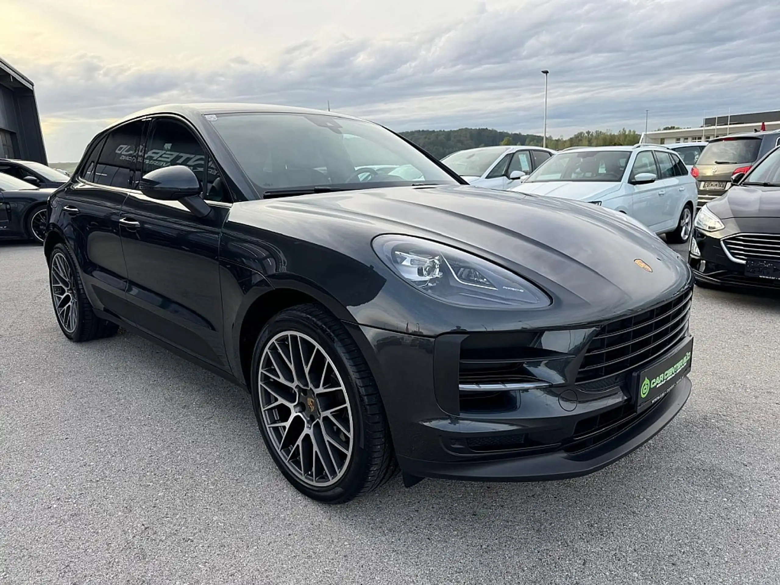 Porsche - Macan