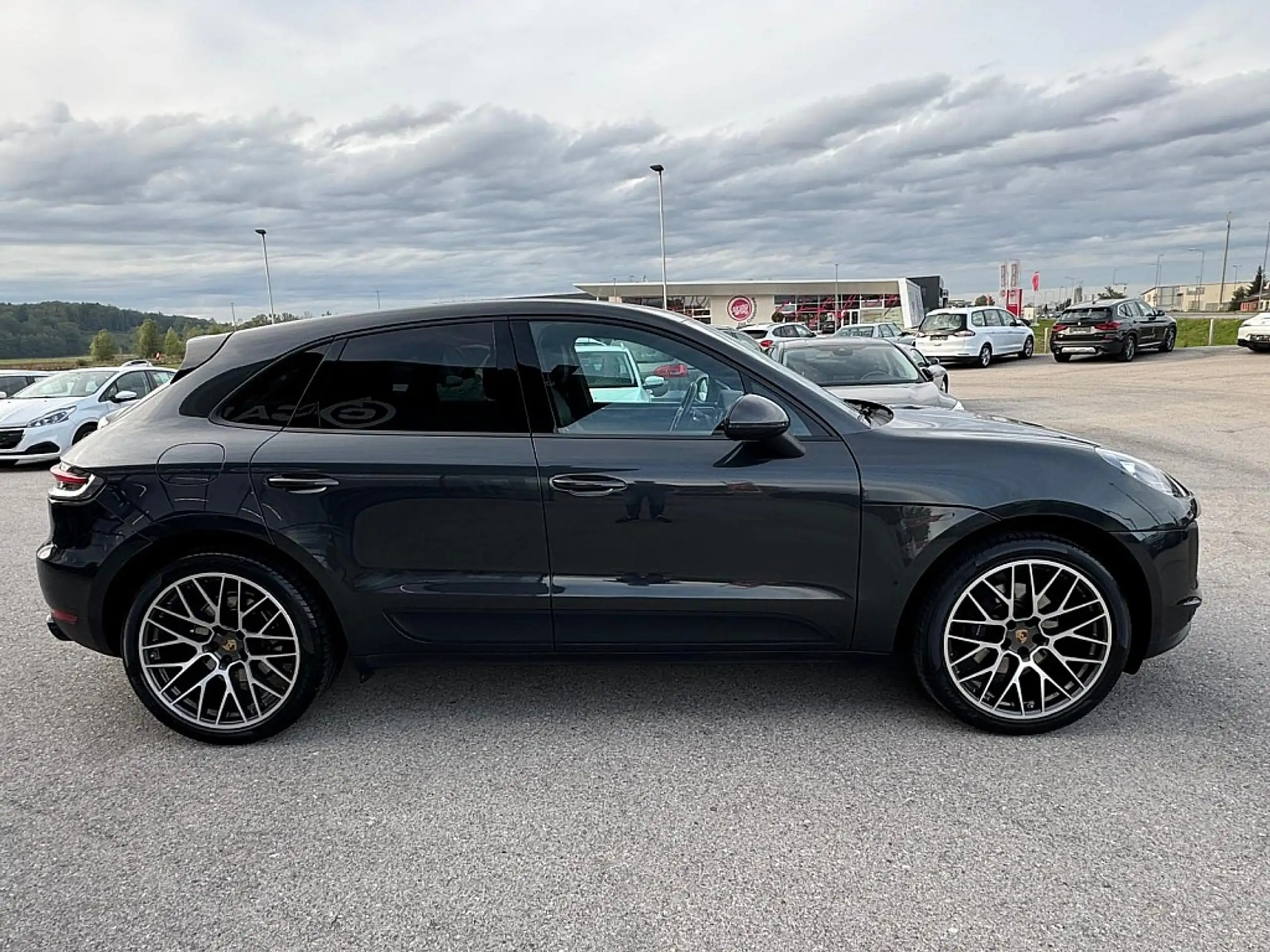 Porsche - Macan