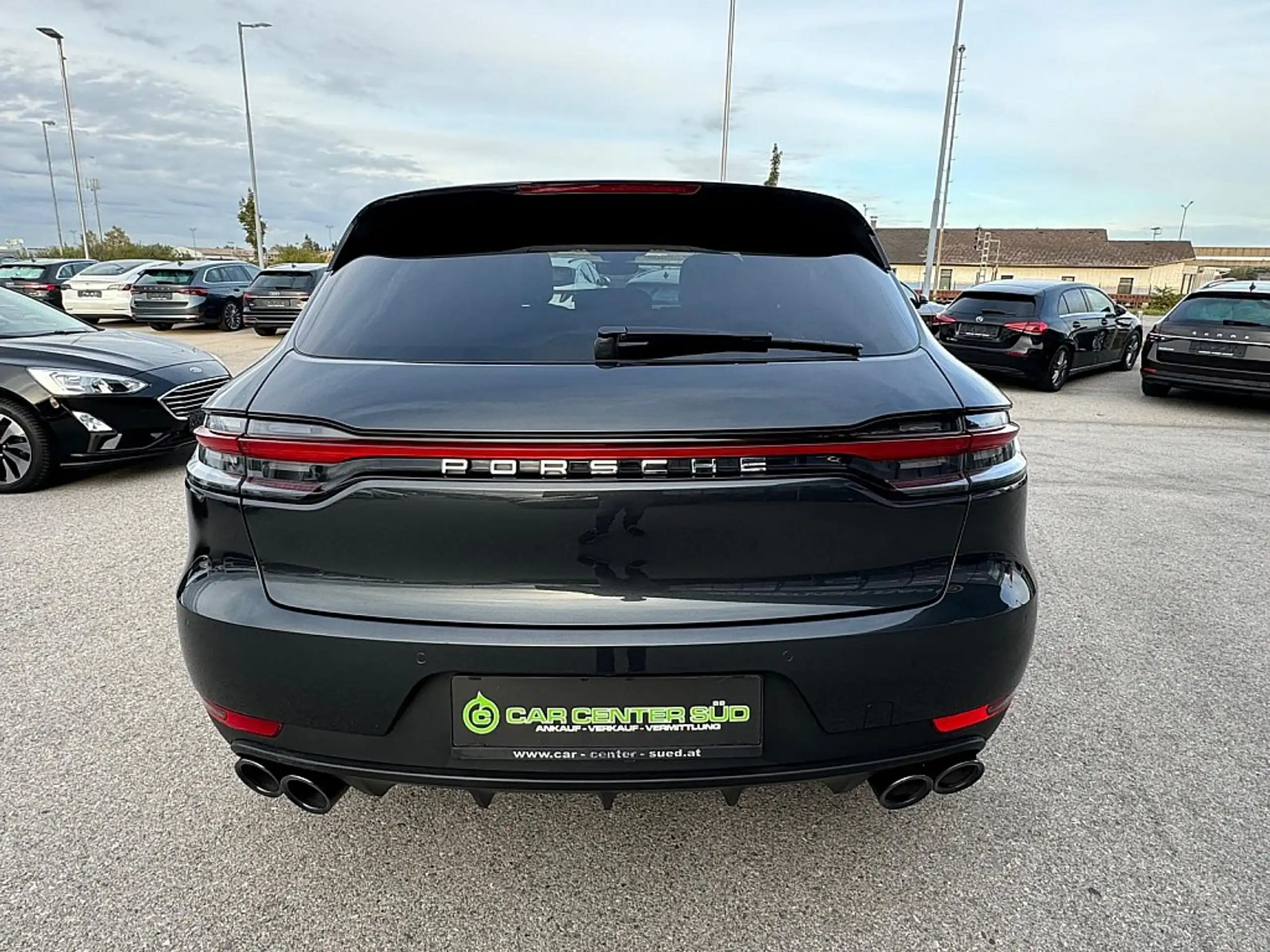 Porsche - Macan