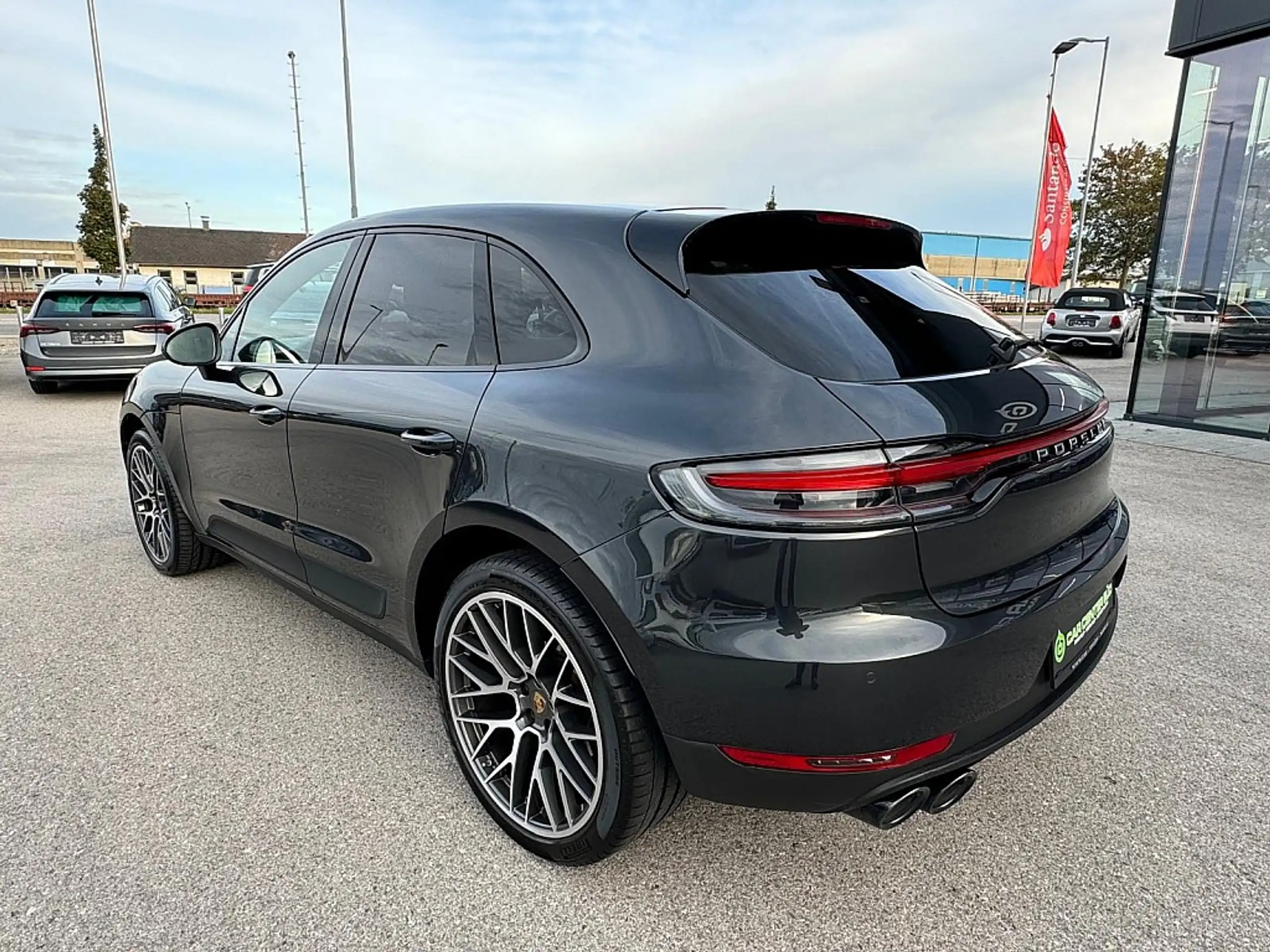 Porsche - Macan