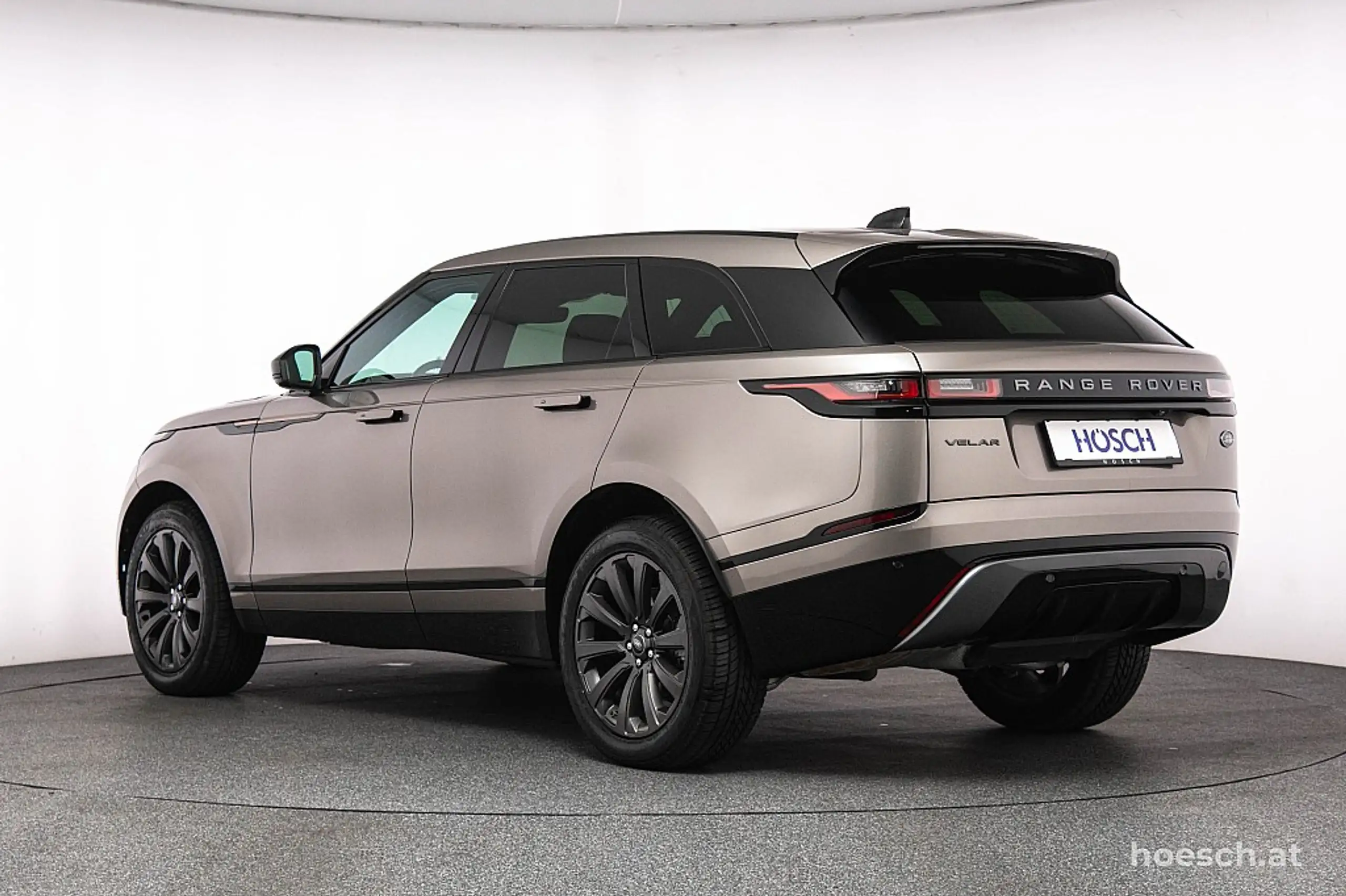 Land Rover - Range Rover Velar