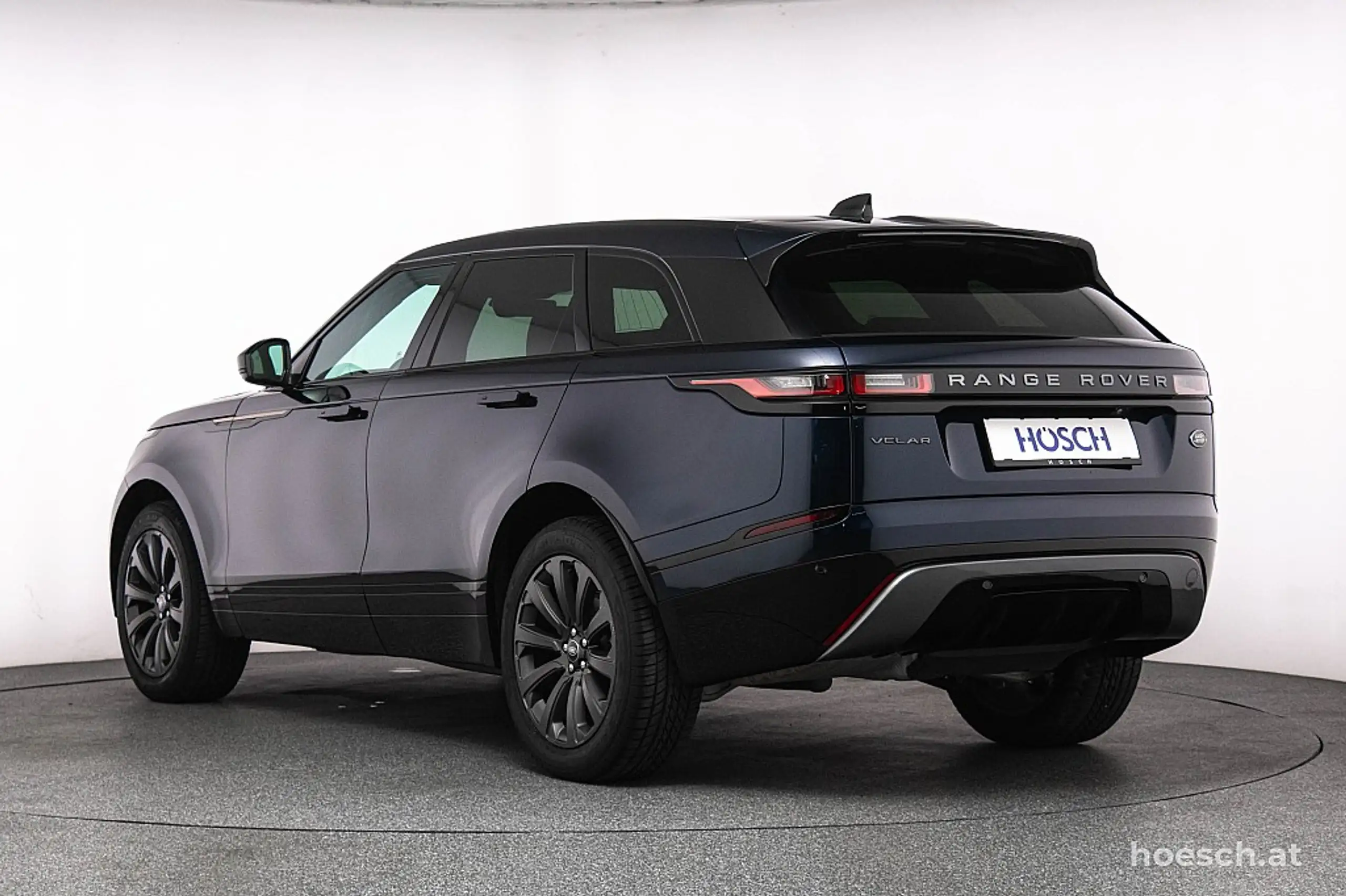 Land Rover - Range Rover Velar