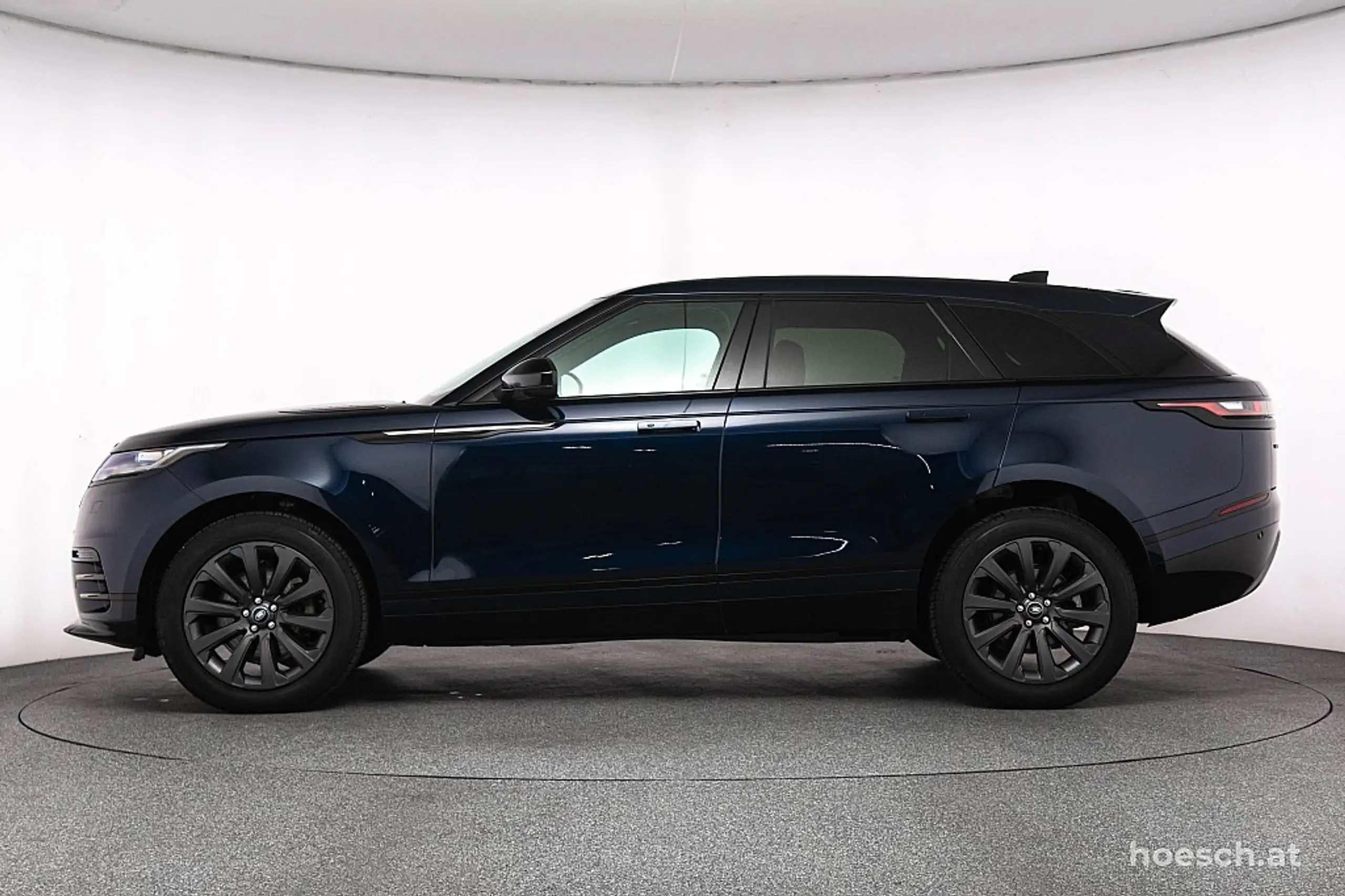 Land Rover - Range Rover Velar